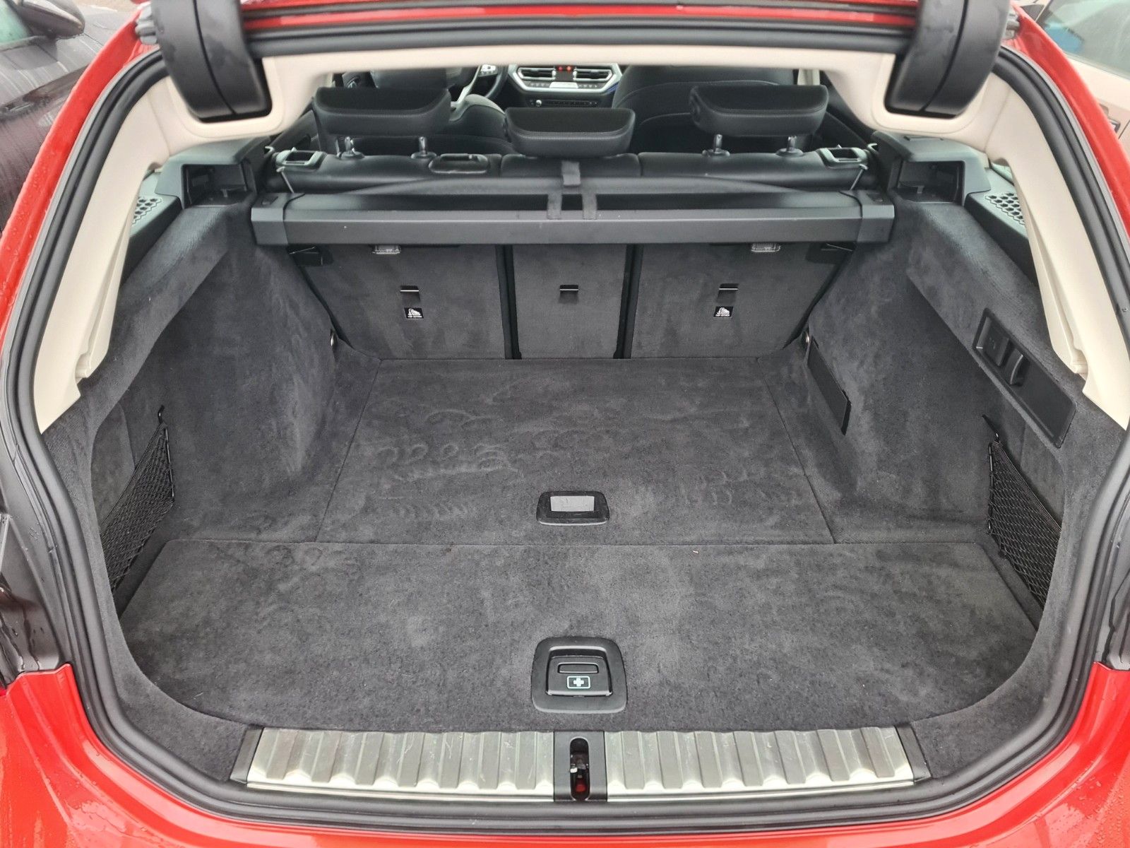 BMW 3 Touring 320 i Sport Line - Samsaru's Car Outlet