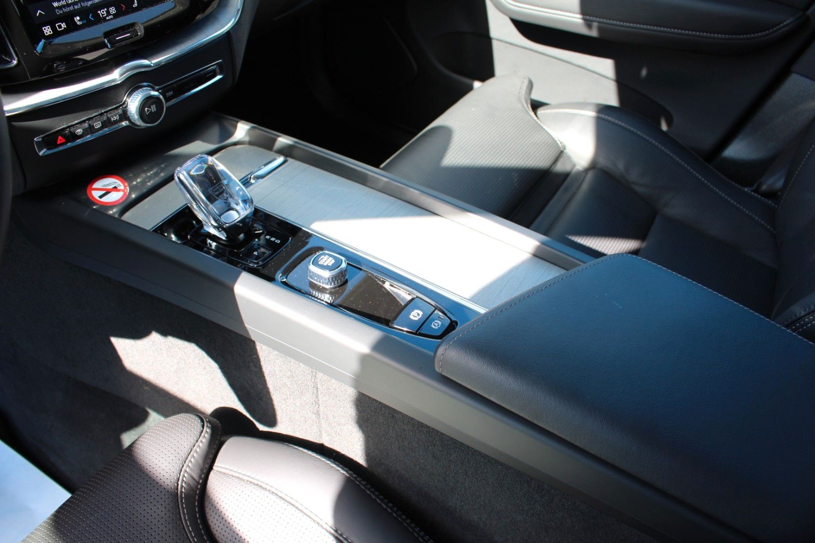 Volvo XC60 B5 Benzin Ultra Dark Massage Sitze