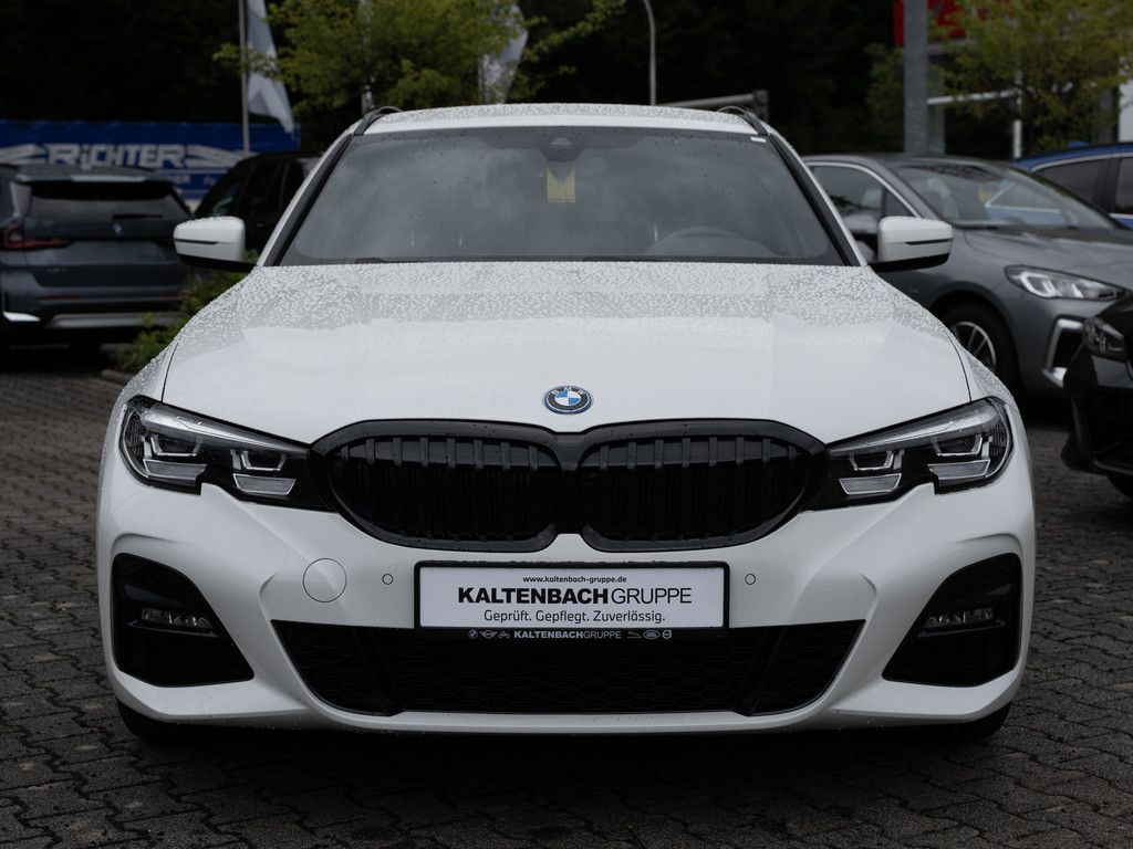 BMW 330e Touring M-Sportpaket - Samsaru's Car Outlet