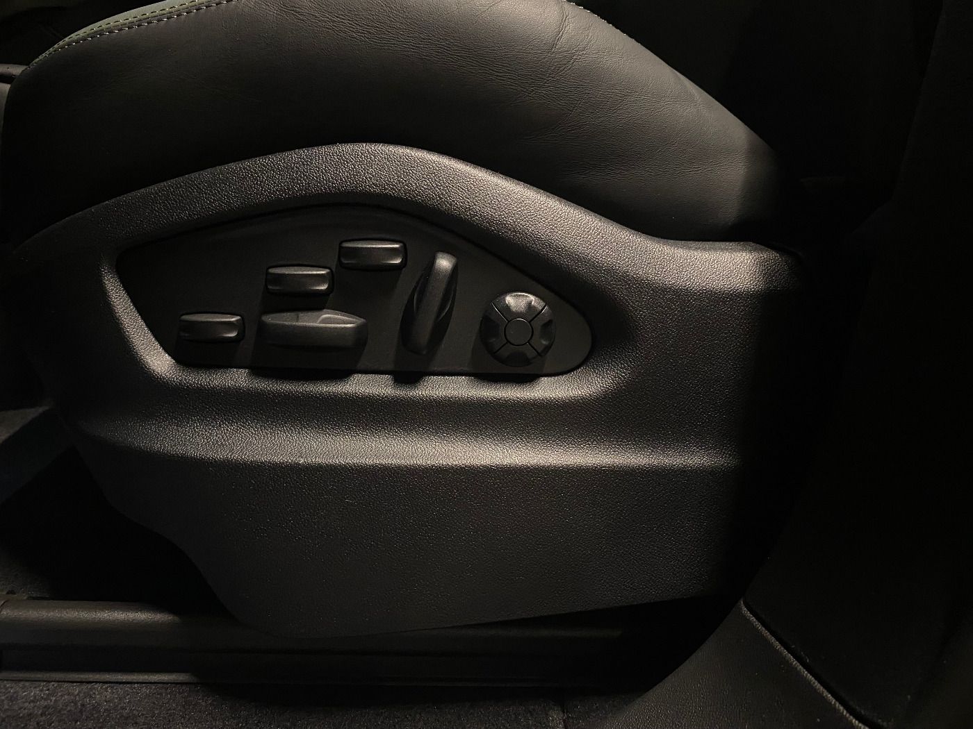 Porsche Cayenne E-Hybrid | Sportabgas | Luftfederung |