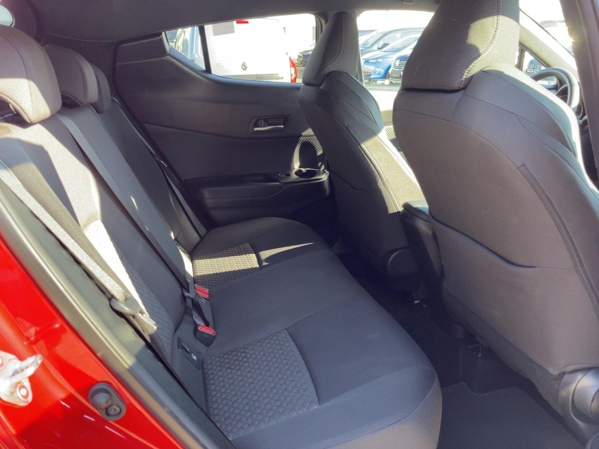 Toyota C-HR 2.0 Hybrid - Samsaru's Car Outlet