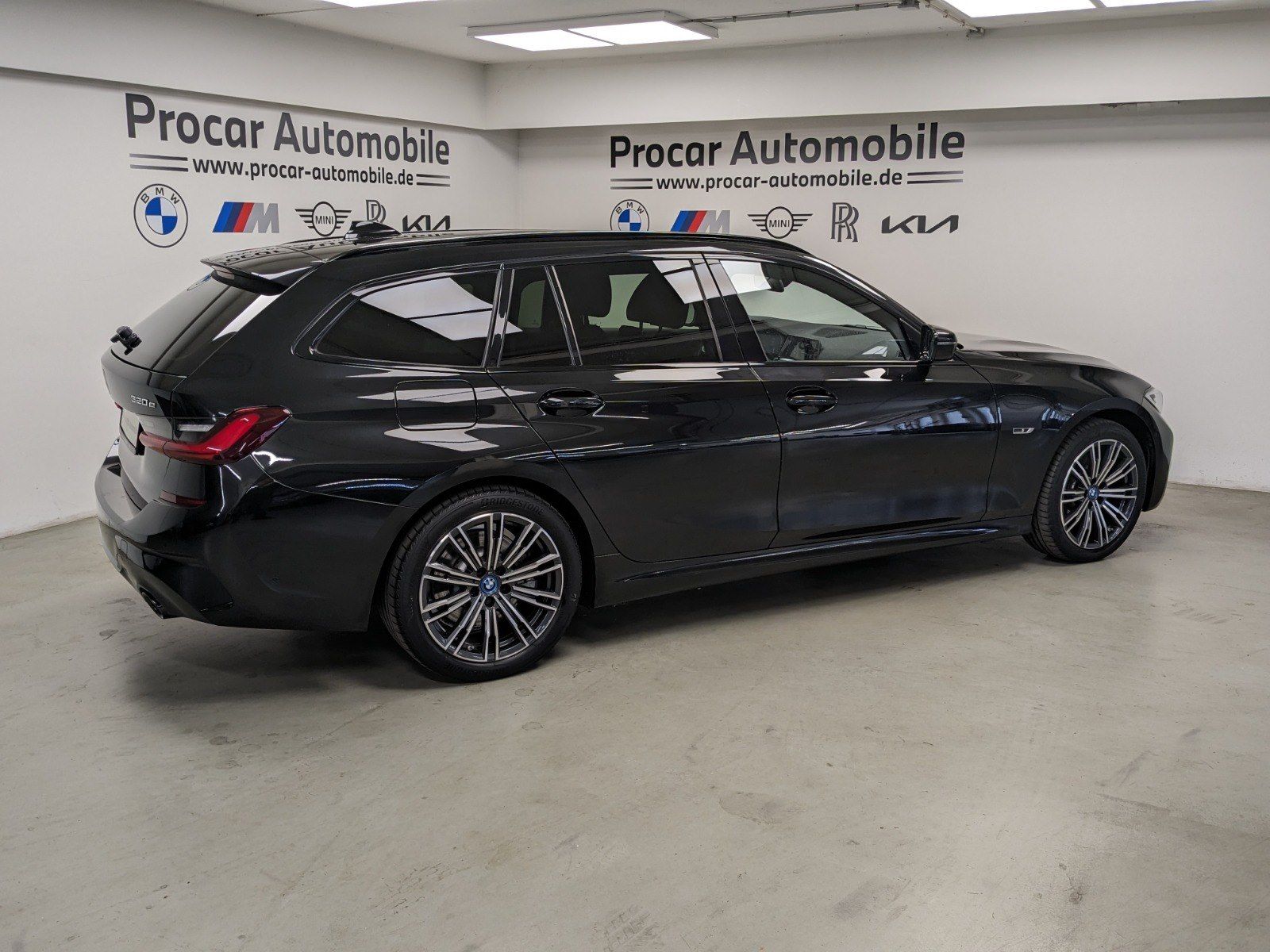 BMW 320e M Sport - Samsaru's Car Outlet