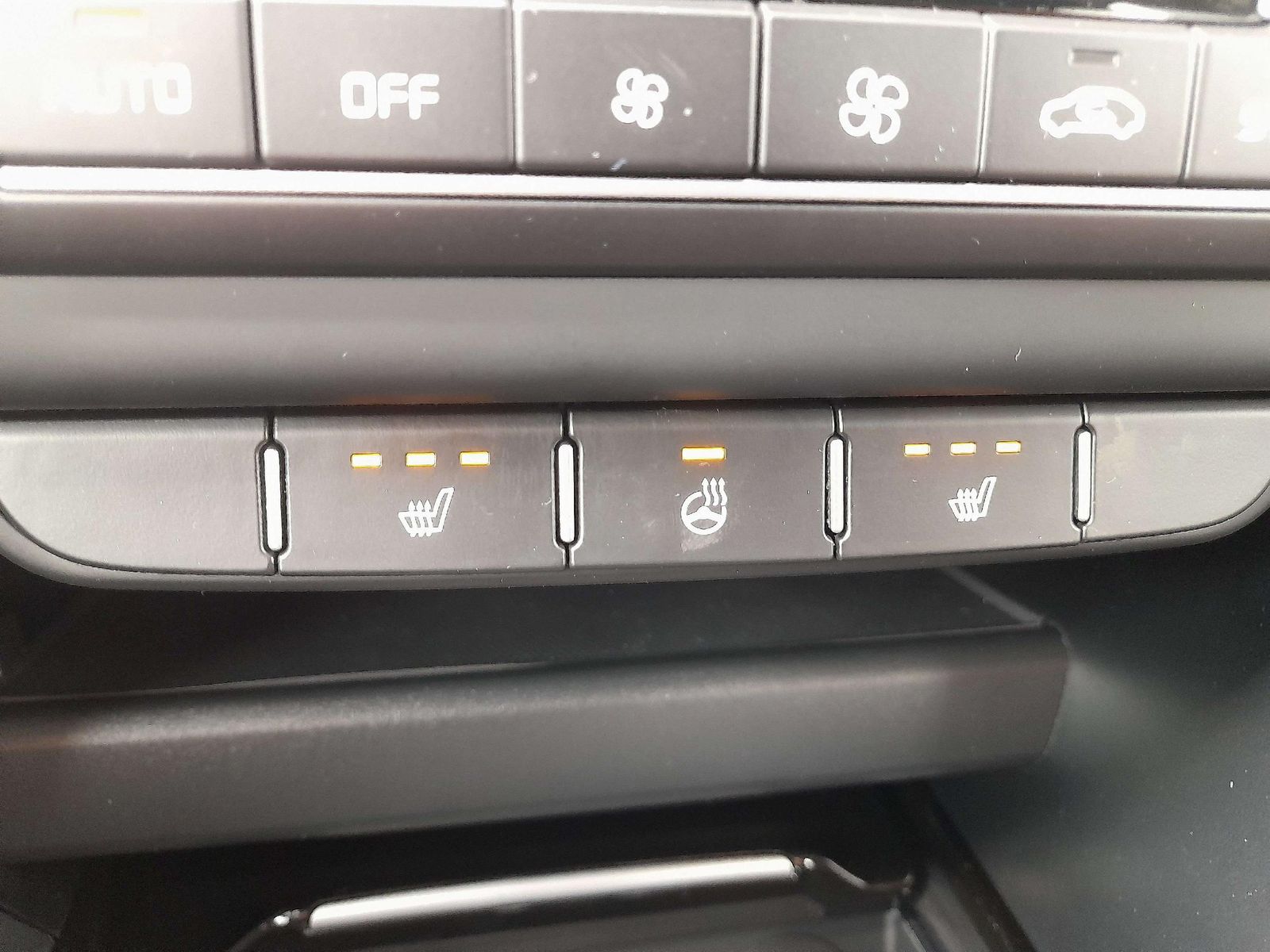 Kia Ceed Vision 1.6D 48V - Samsaru's Car Outlet