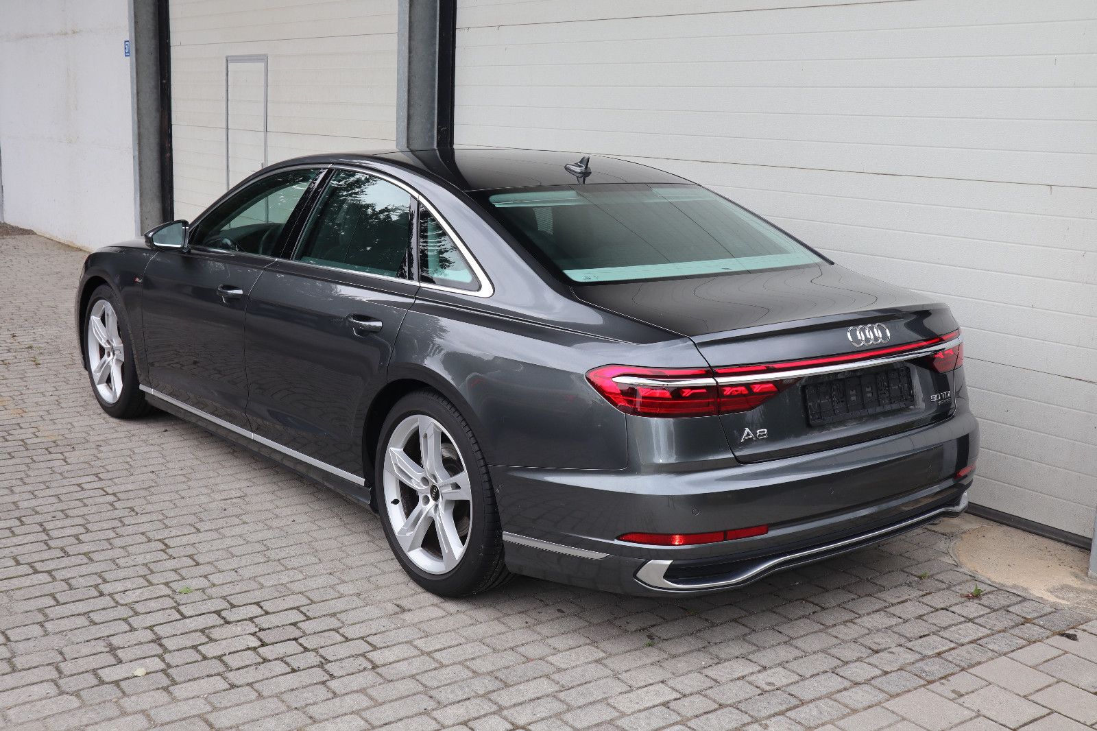 Audi A8 50 TDI exclusive S-LINE - Samsaru's Car Outlet