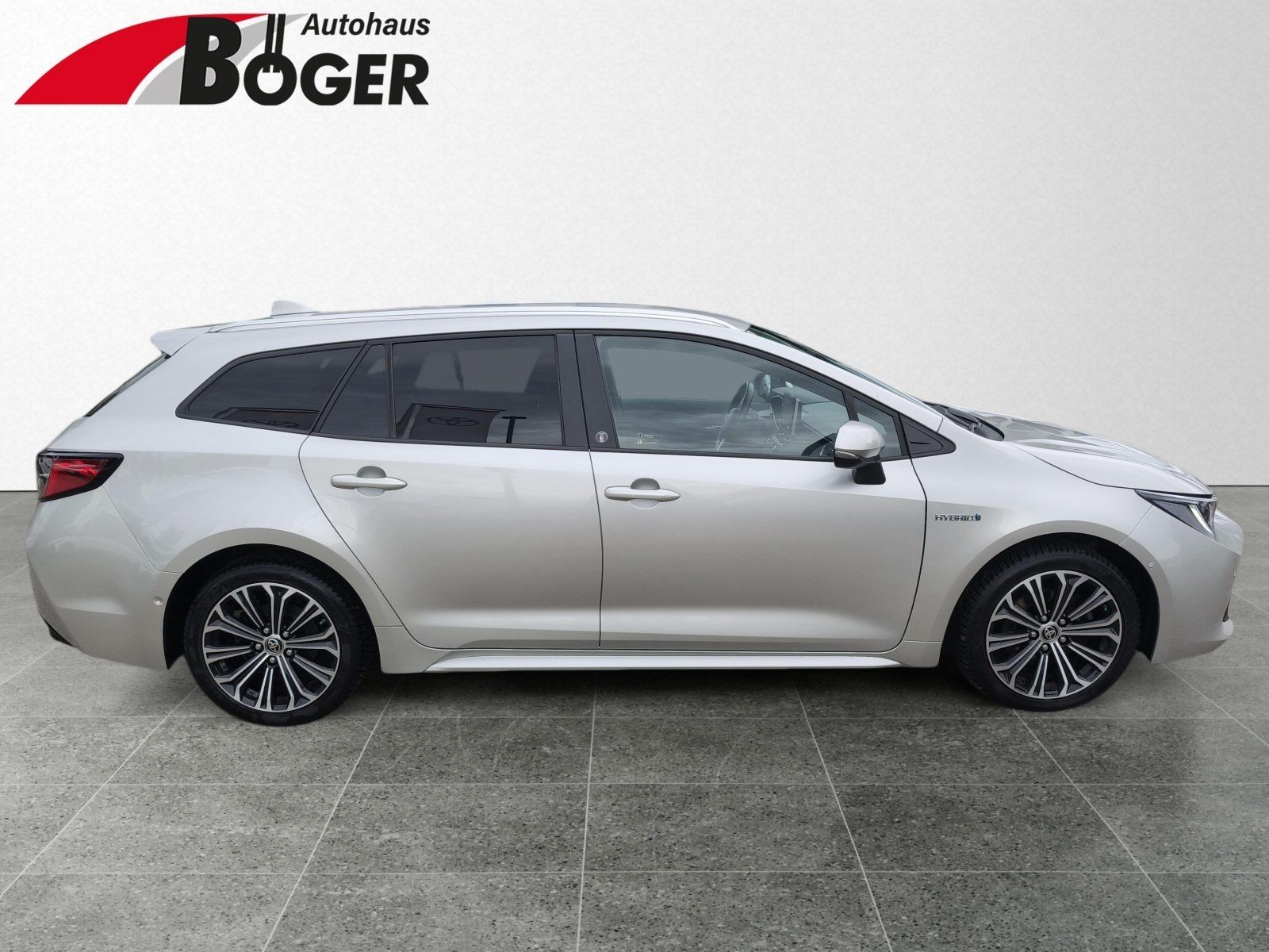 Toyota Corolla Touring Sports 2.0 Hybrid Team D *Allwet - Samsaru's Car Outlet