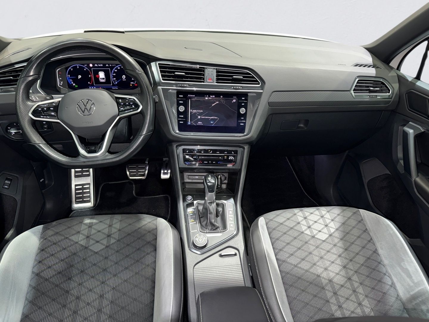Volkswagen Tiguan 2.0 TDI DSG 4M DSG 3x R LINE MATRIX PANO
