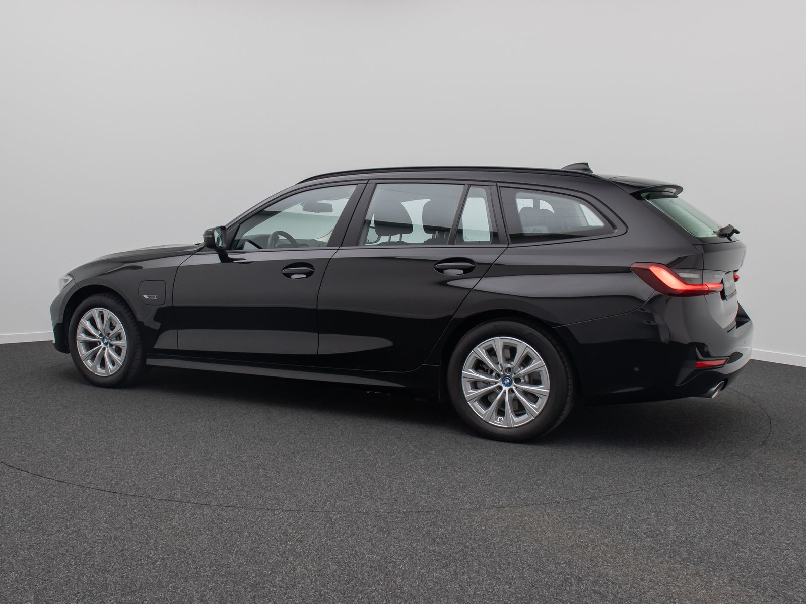 BMW 320e - Samsaru's Car Outlet