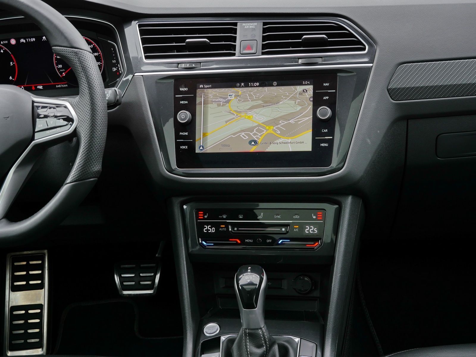 Volkswagen Tiguan 2.0 TDI R-Line Leder*PANO*HuD*IQ.LIGHT*