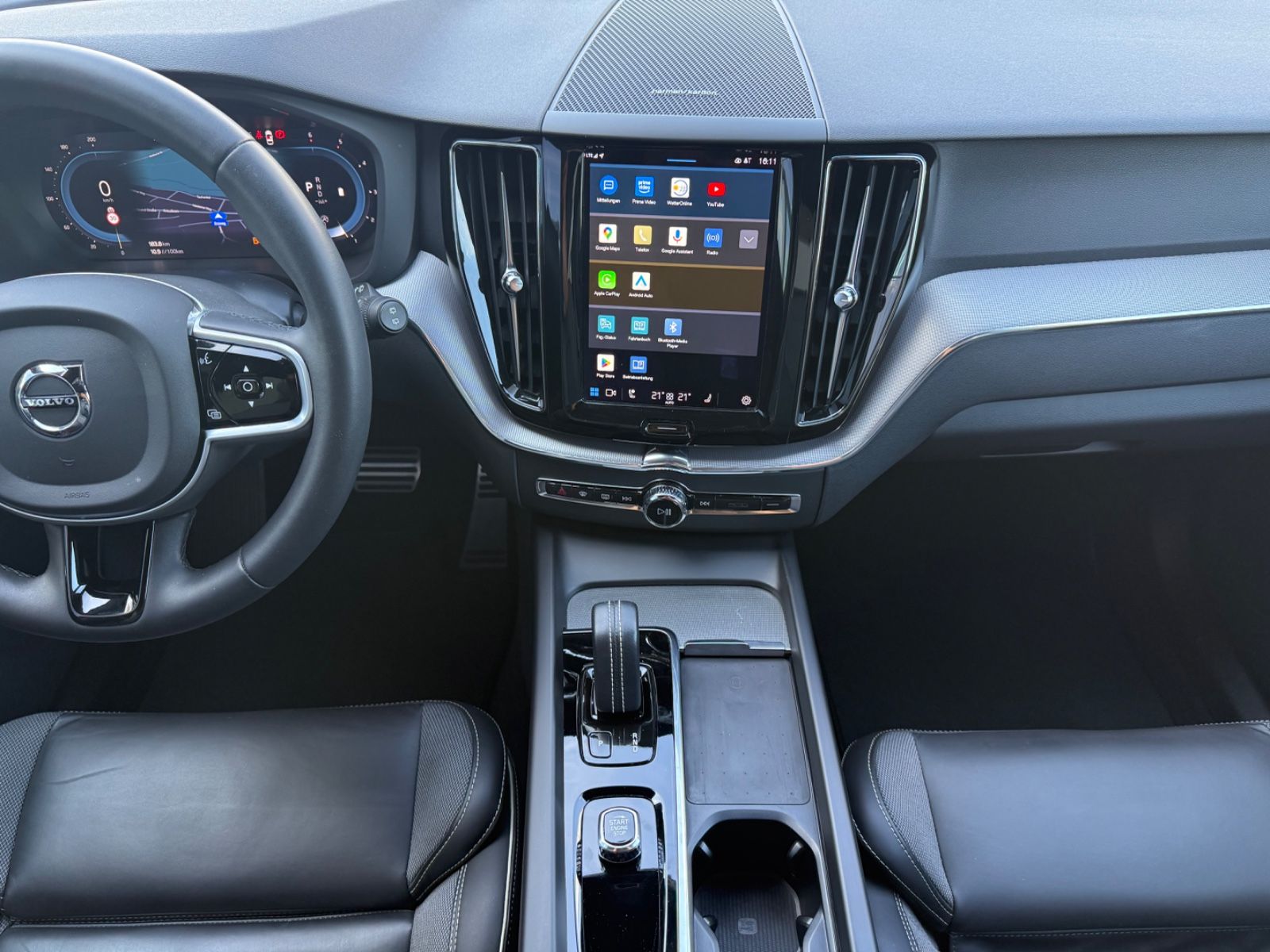 Volvo XC60 R-Design - Samsaru's Car Outlet