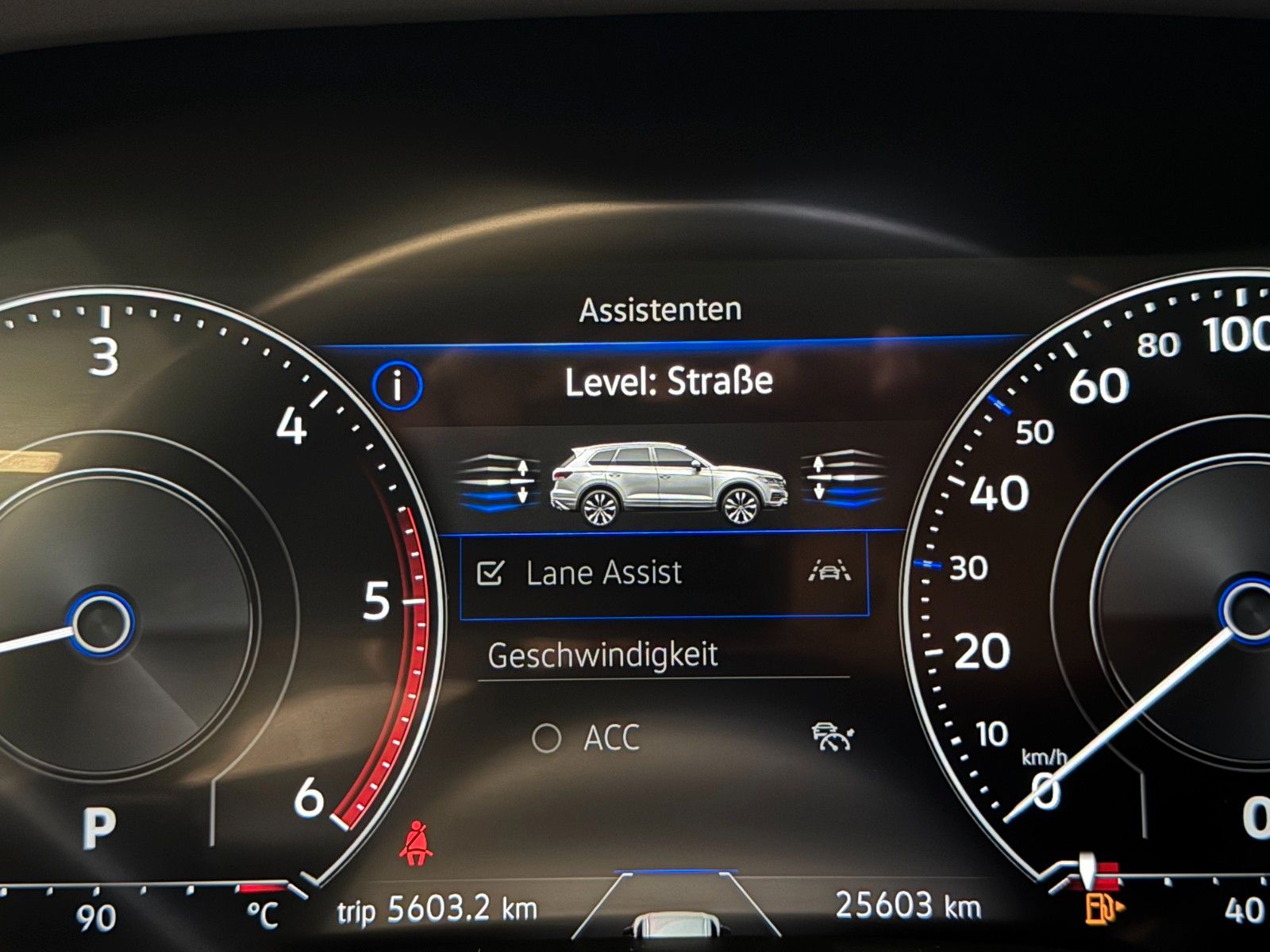 Volkswagen TOUAREG R-LINE 4M. 3.0TDI*LUFTFEDER*PANO*STDHZ