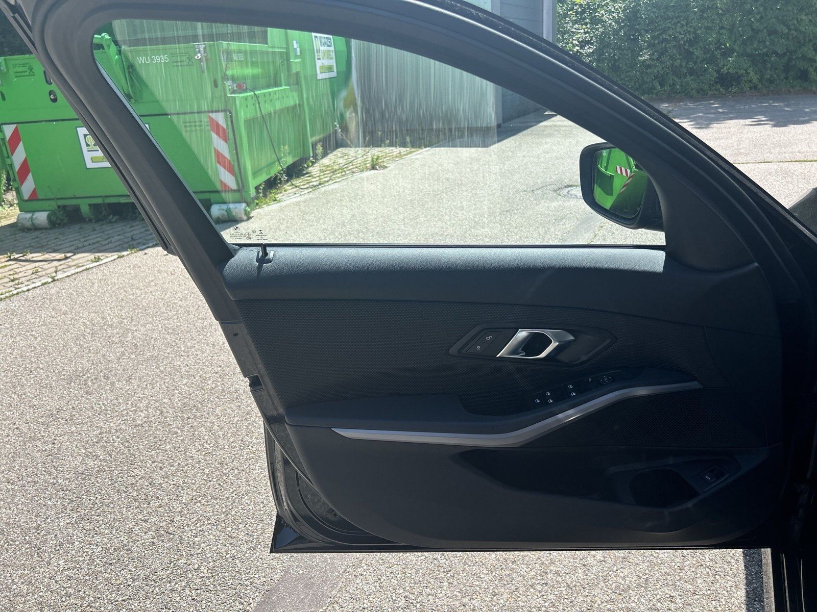 BMW 318i Touring - Samsaru's Car Outlet