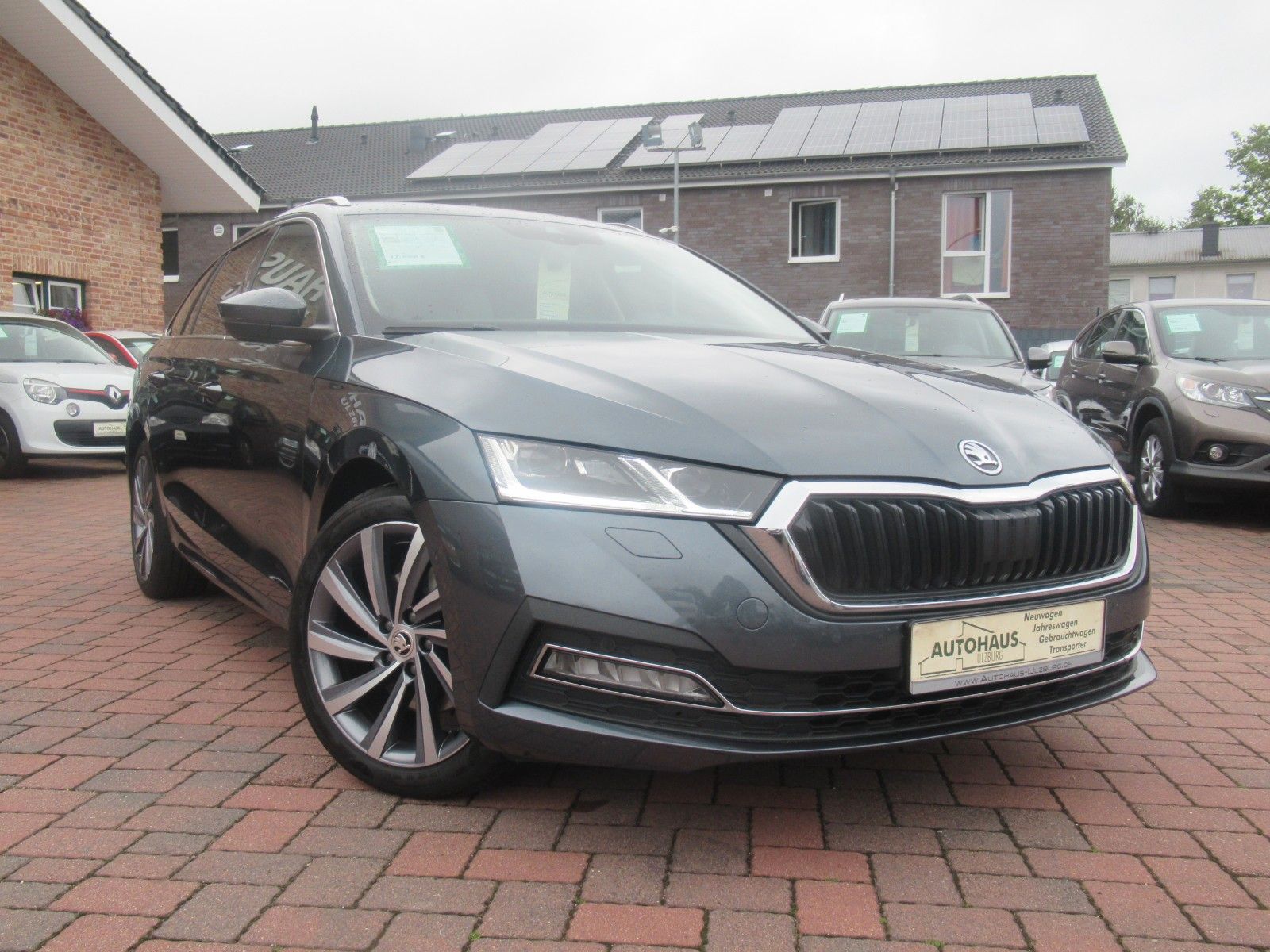 Skoda Octavia Combi Style iV - Samsaru's Car Outlet