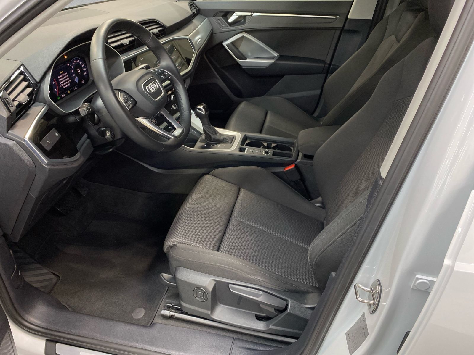 Audi Q3 35 TDI quattro - Samsaru's Car Outlet