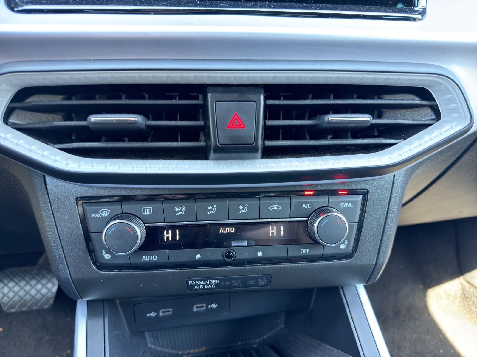 Seat Arona 1.5 TSI DSG FR AHK KAMERA PARKLENK NAVI AC