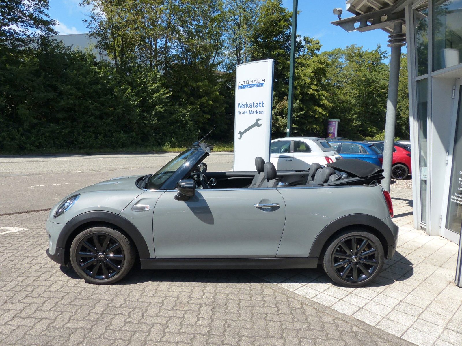 MINI Cooper Cabrio Chili - Samsaru's Car Outlet