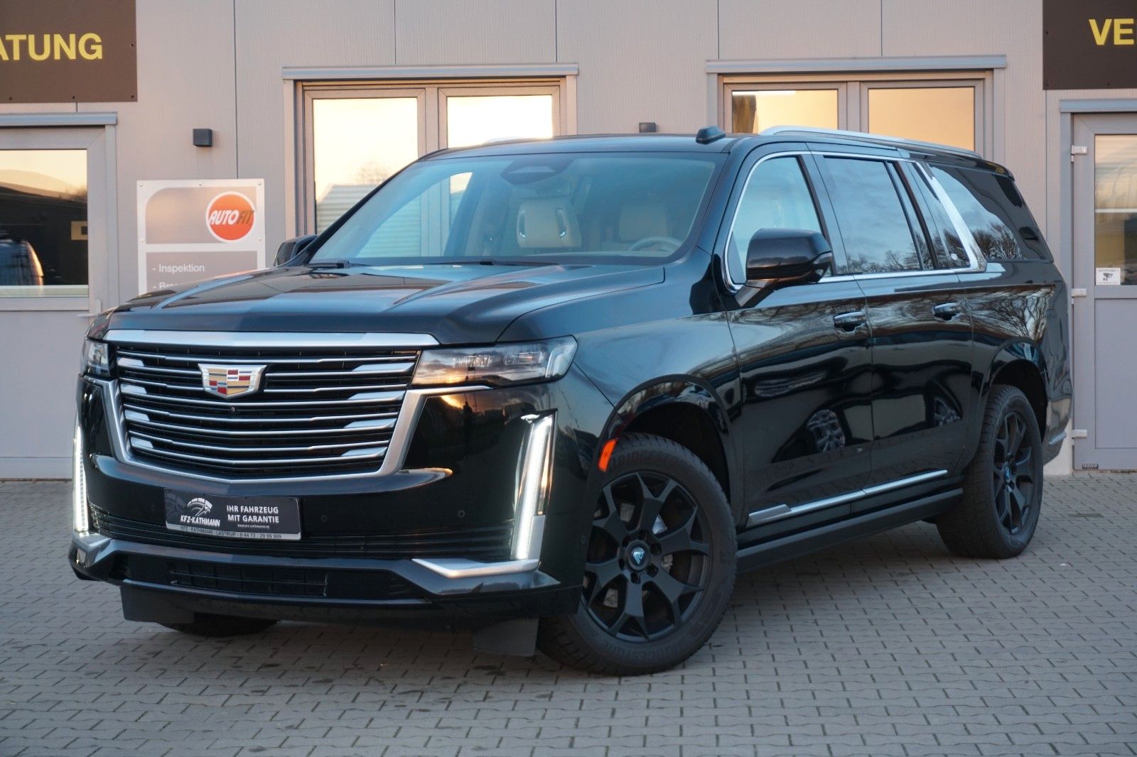 Cadillac Escalade Platinum ESV 6.2l V8 7-Si*LED*HUD*MWST
