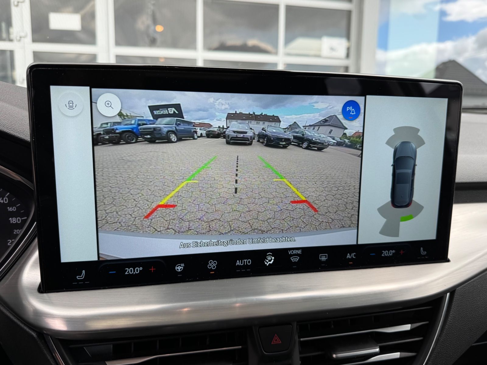 Ford Focus Turnier Titanium/PANO/AHK/R-Cam/CarPlay/1H