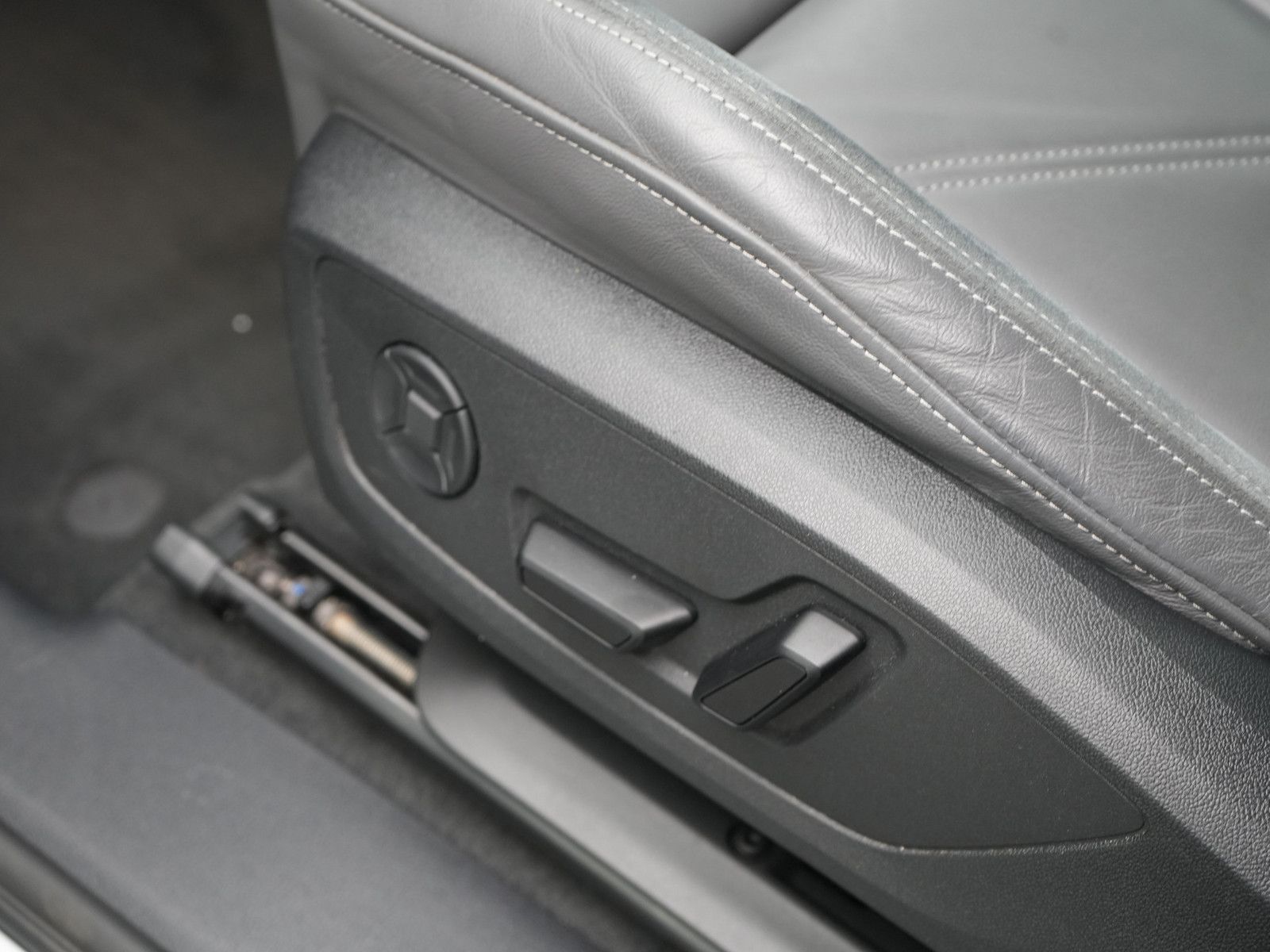 Audi Q3 quattro S line - Samsaru's Car Outlet