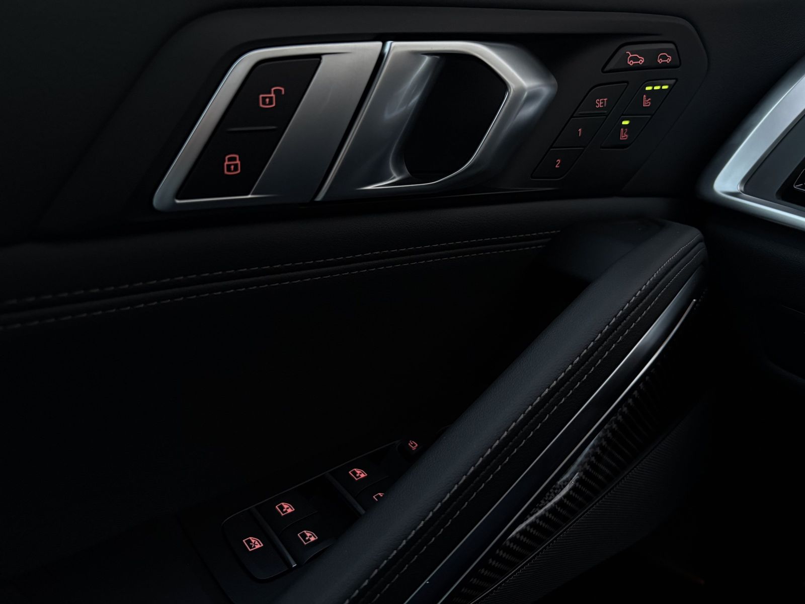 BMW X6 xDrive40d MSport PANO AHK DA PROF PA PROF 22"