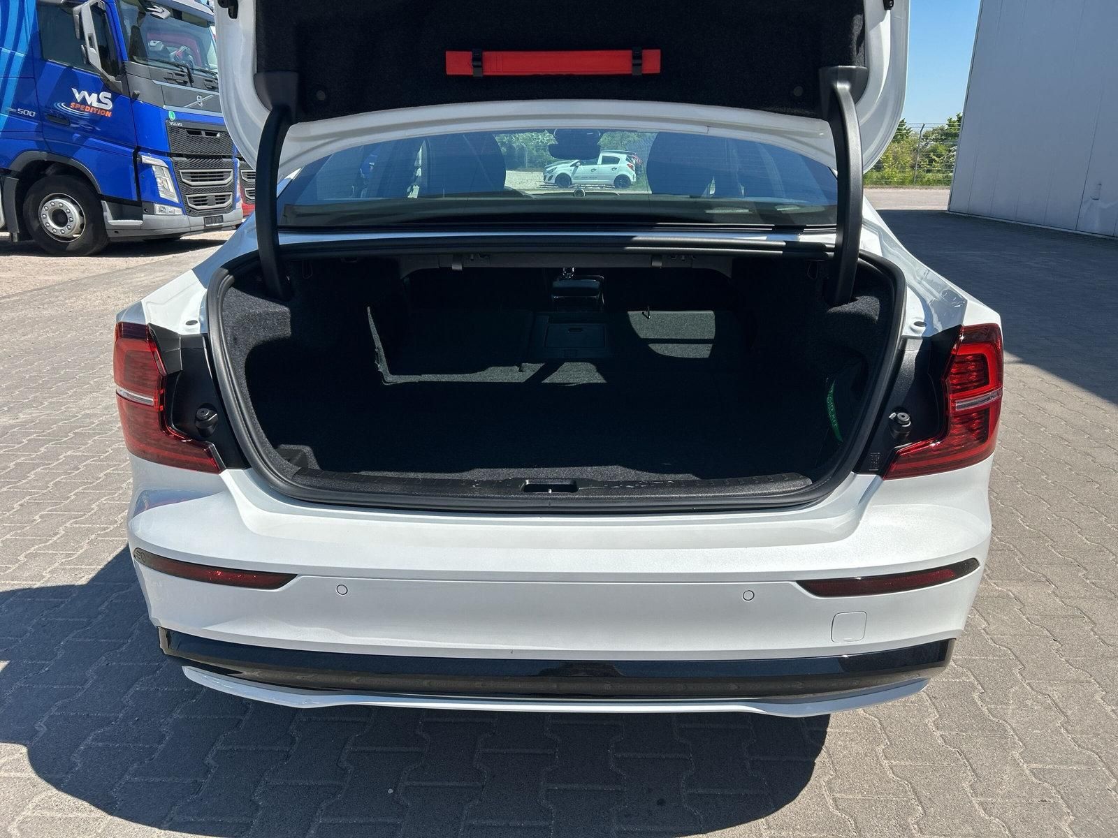 Volvo S60 T8 AWD Recharge Ultimate Dark 360° HUD STDHZ