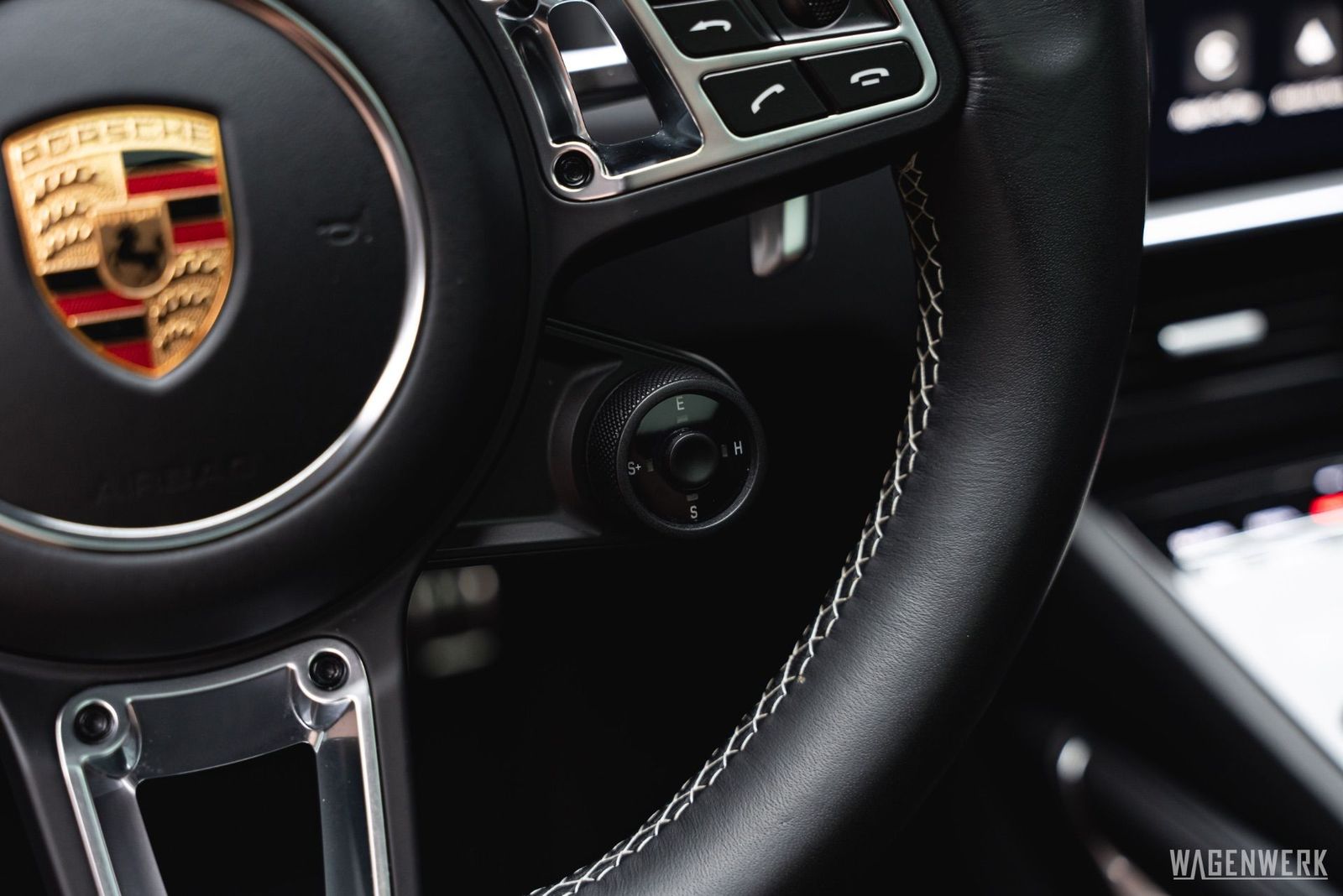 Porsche Cayenne Coupé Turbo S E-Hybrid MASSAGE AHV INNOD