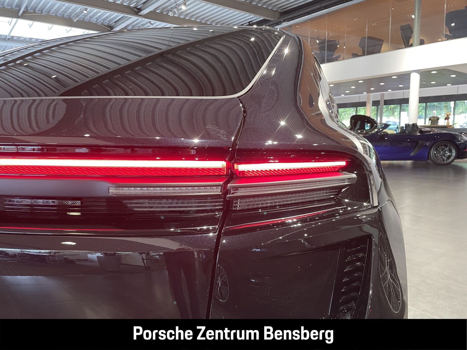 Porsche Macan Turbo Electric