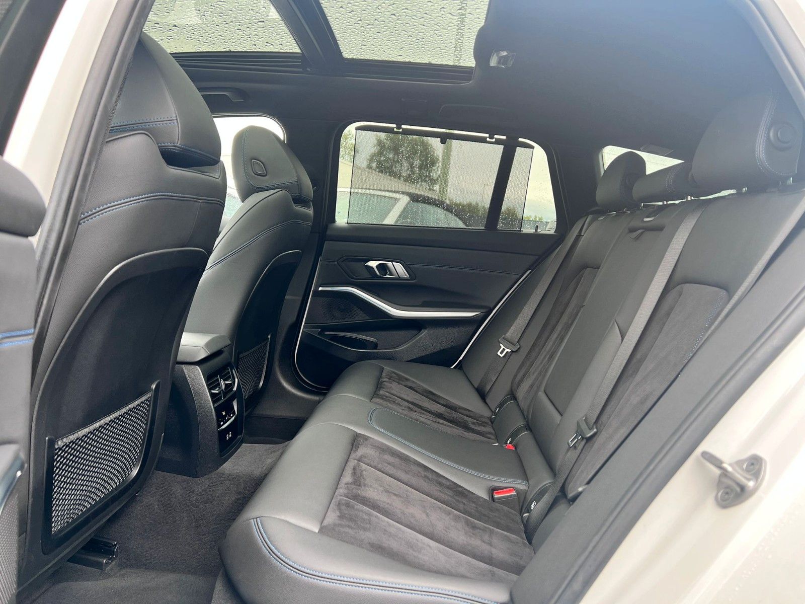 BMW 330i xDRIVE M SPORT - Samsaru's Car Outlet