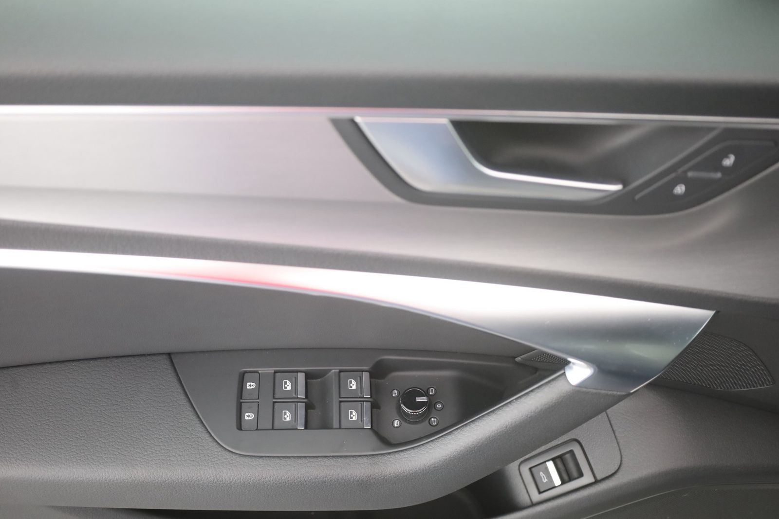 Audi A6 Avant 45 TFSI S-line - Samsaru's Car Outlet
