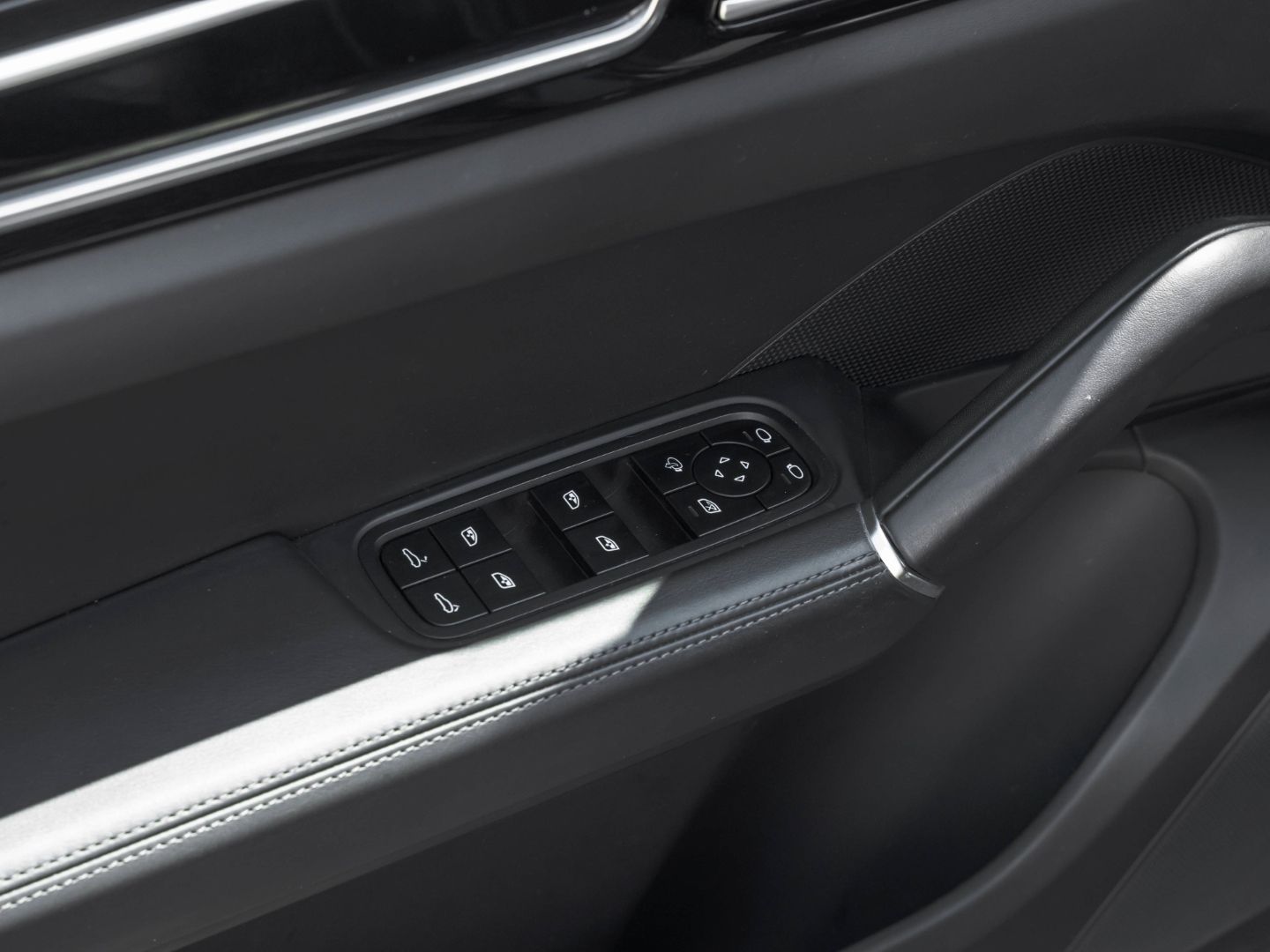 Porsche Cayenne S Platinum Edition 14 Wege Sitze Pano