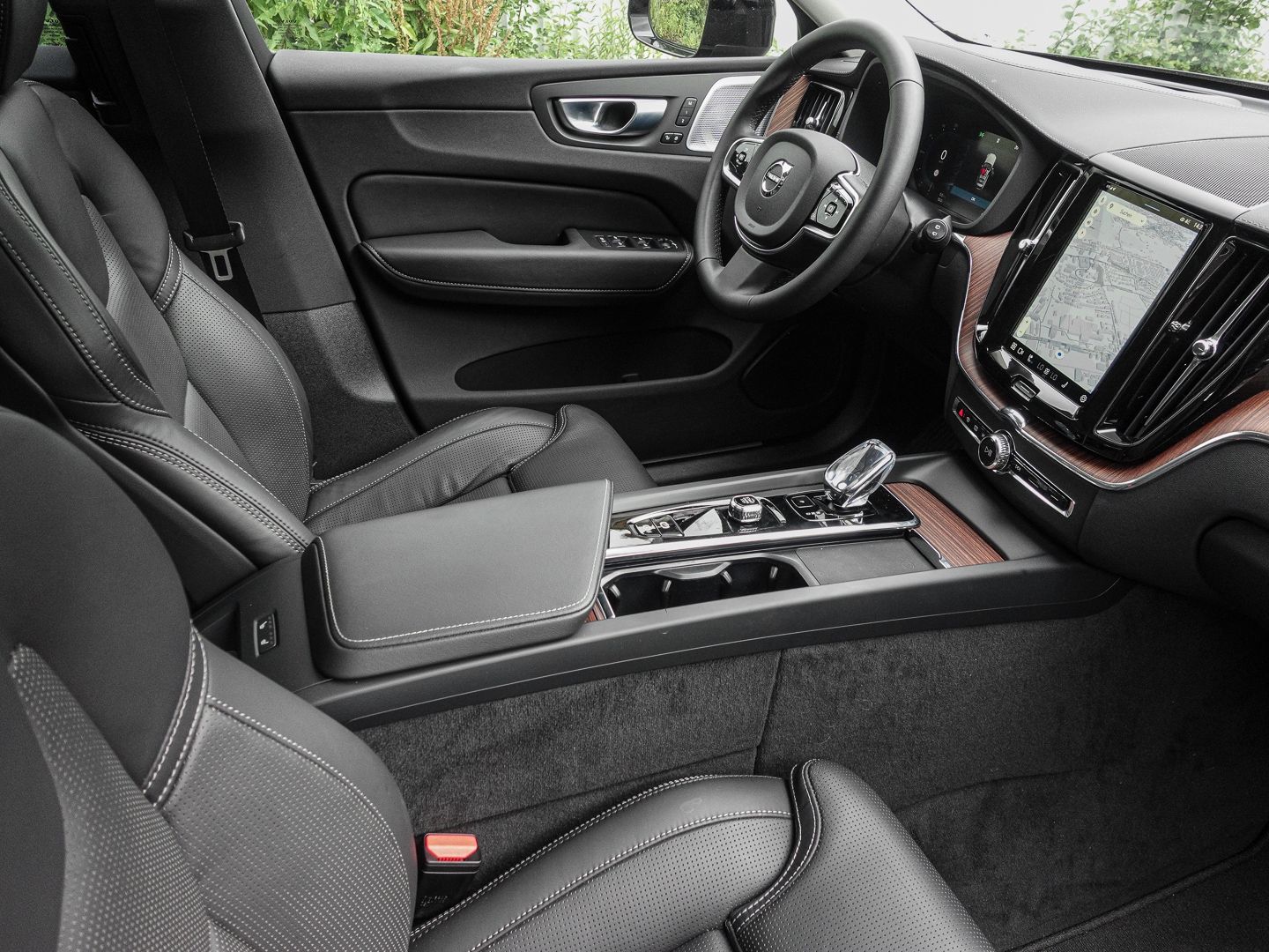 Volvo XC60 Ultra Dark Recharge Plug-In Hybrid AWD T8 T