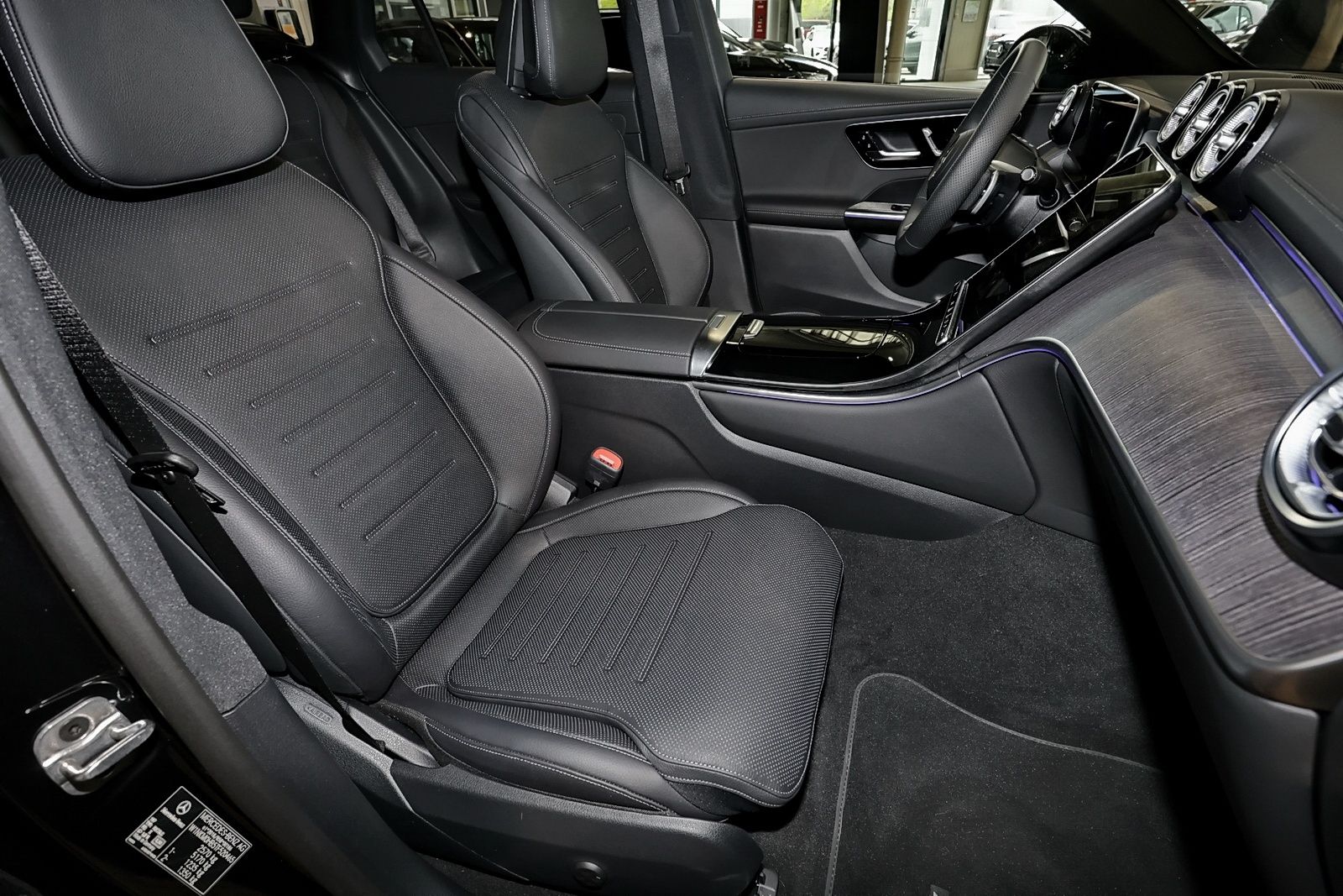 Mercedes-Benz GLC 300 d 4M AMG MBUX+360°+DIG-LED+Pano+AHK+20LM