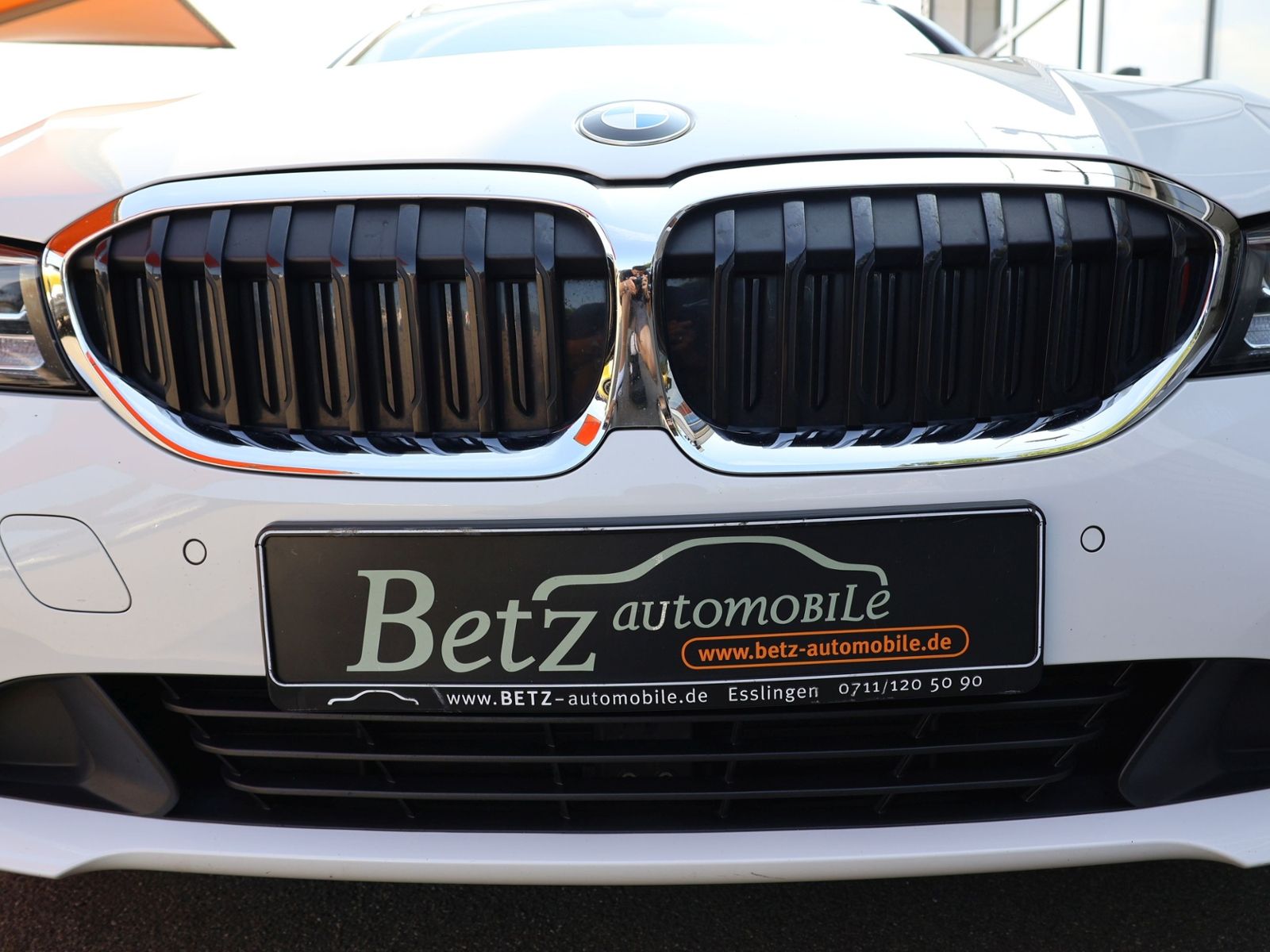 BMW 330 e Touring Advantage - Samsaru's Car Outlet