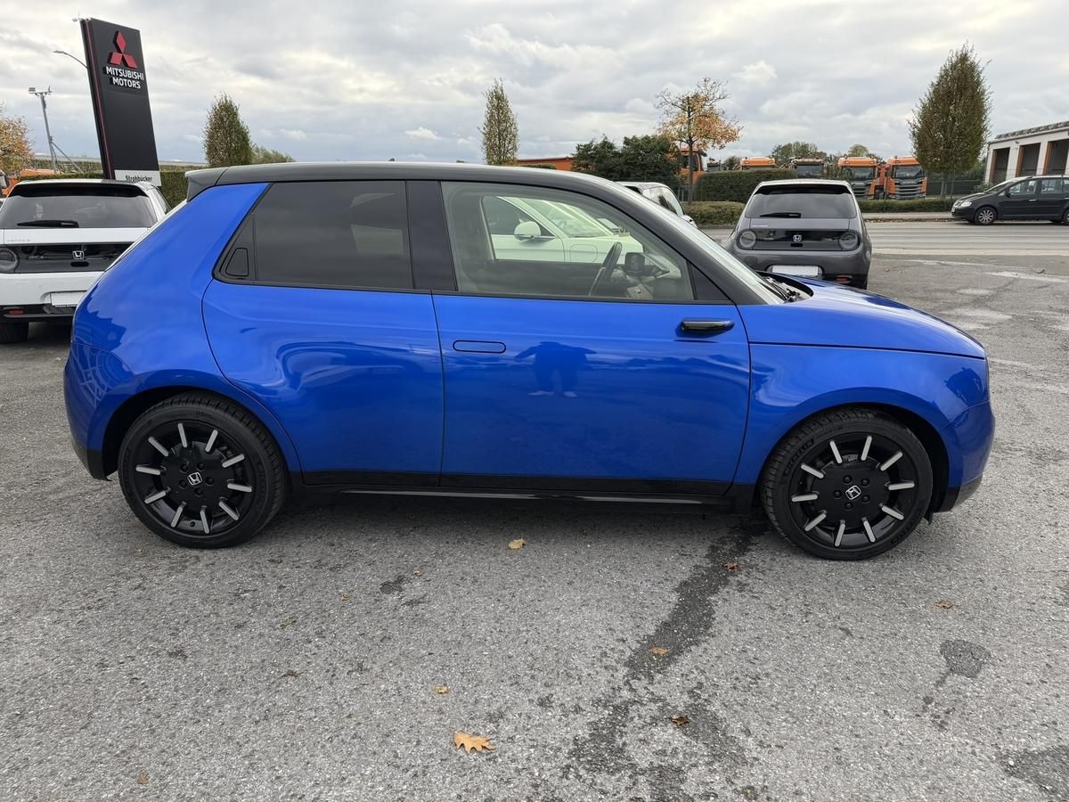 Honda e Advance (17")