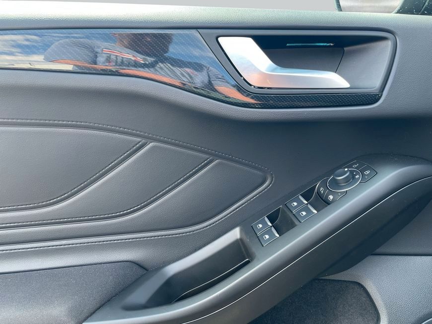 Ford Focus Turnier 1.0 EcoBoost Hybrid Aut. ST-LINE X