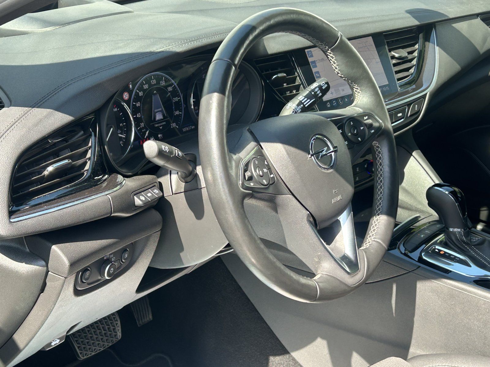 Opel Insignia 2.0 CDTI Business - Samsaru's Car Outlet