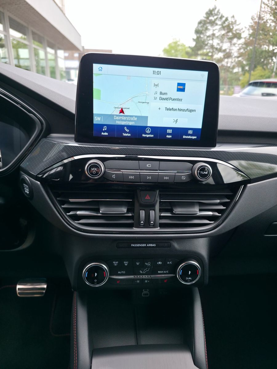 Ford Kuga Hybrid AWD - Samsaru's Car Outlet
