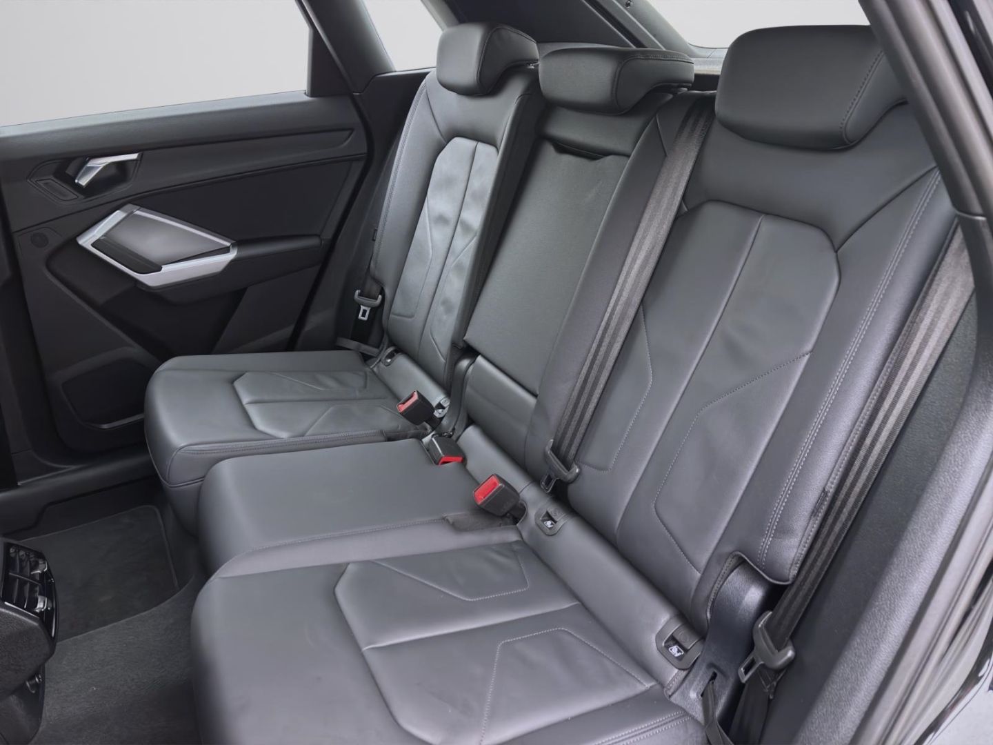 Audi Q3 40 TDI Q ADVANCED - Samsaru's Car Outlet