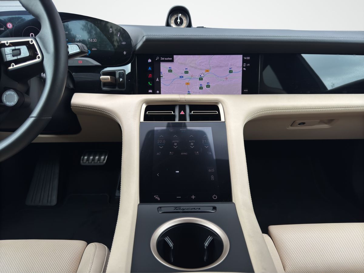 Porsche Taycan Turbo Sport Turismo | Hinterachslenkung |