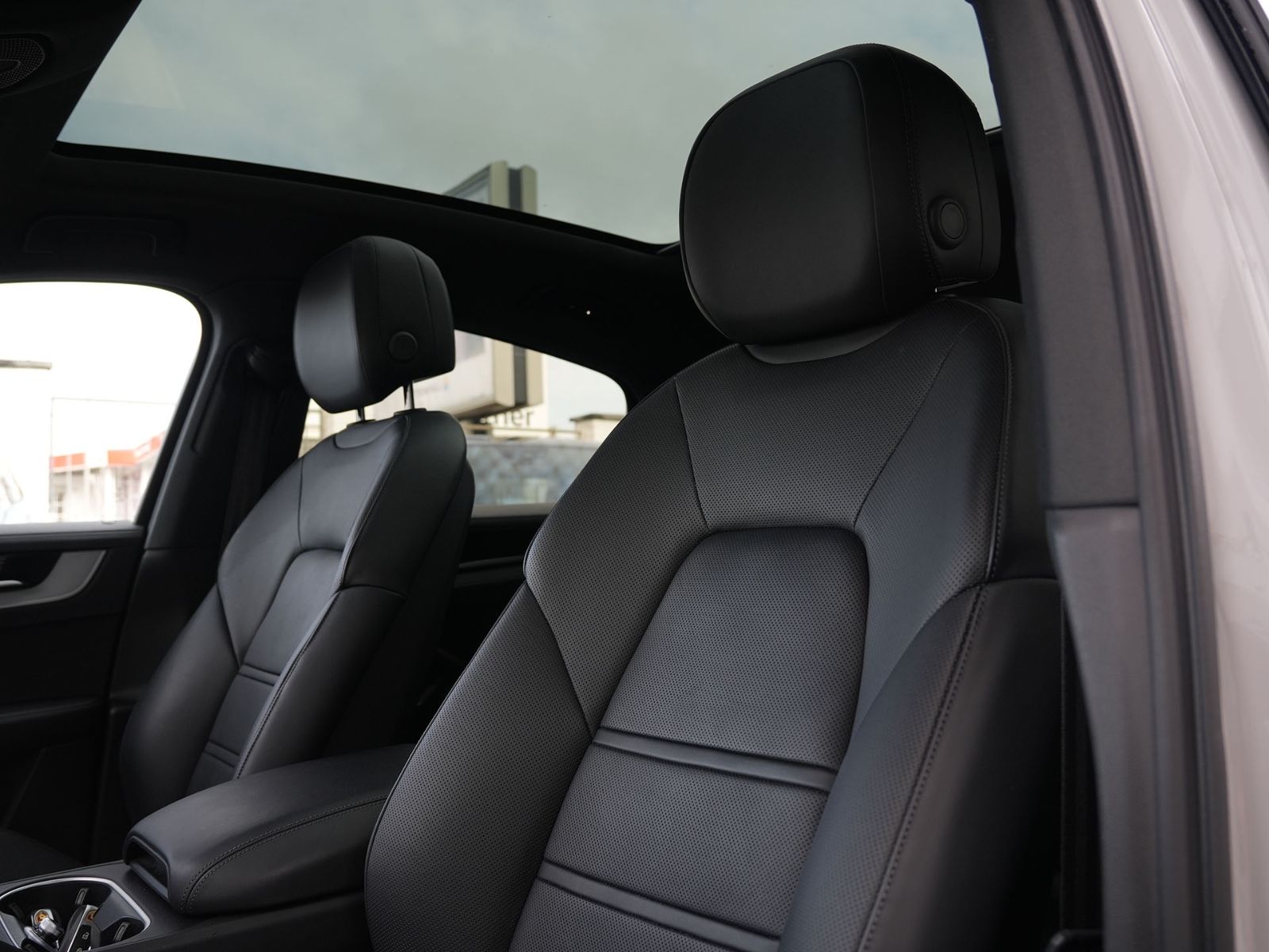 Porsche E-Hybrid Coupé SPORTDESIGNPAKET-ACC-MASSAGE-VOLL