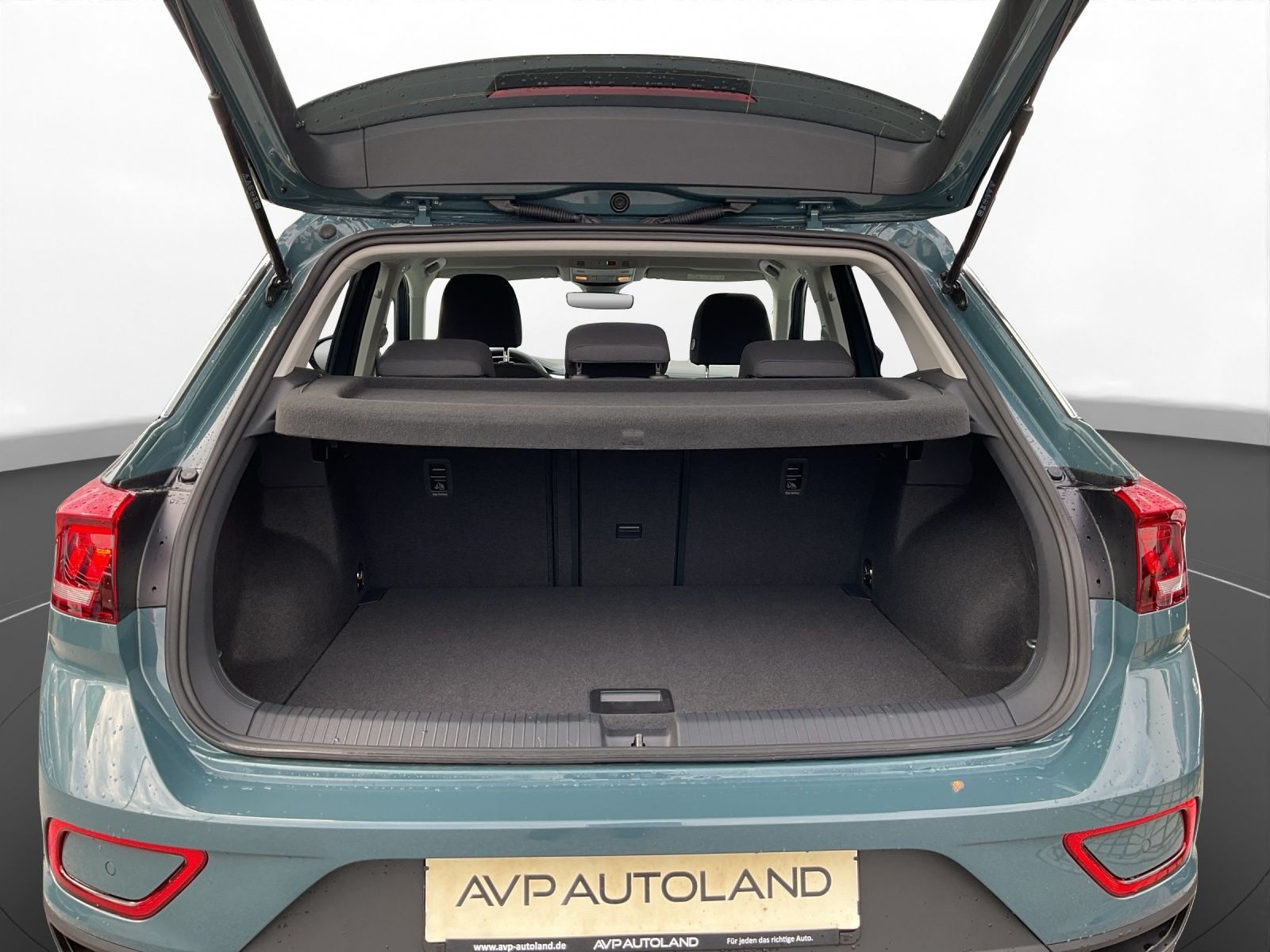 Volkswagen T-Roc 1.0 TSI Life - Samsaru's Car Outlet
