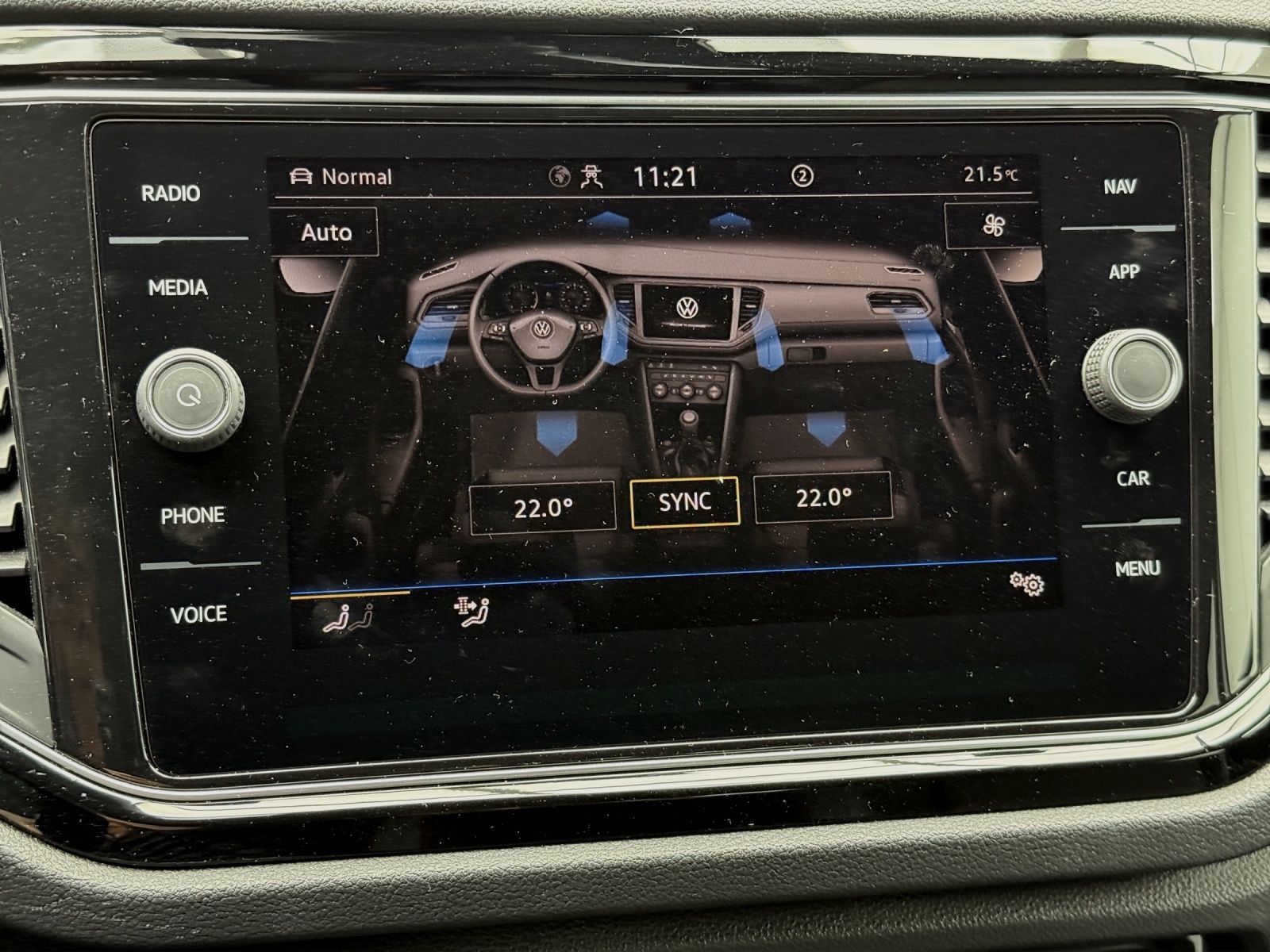 Volkswagen T-Roc 1.5 TSI SPORT BLACK - Samsaru's Car Outlet