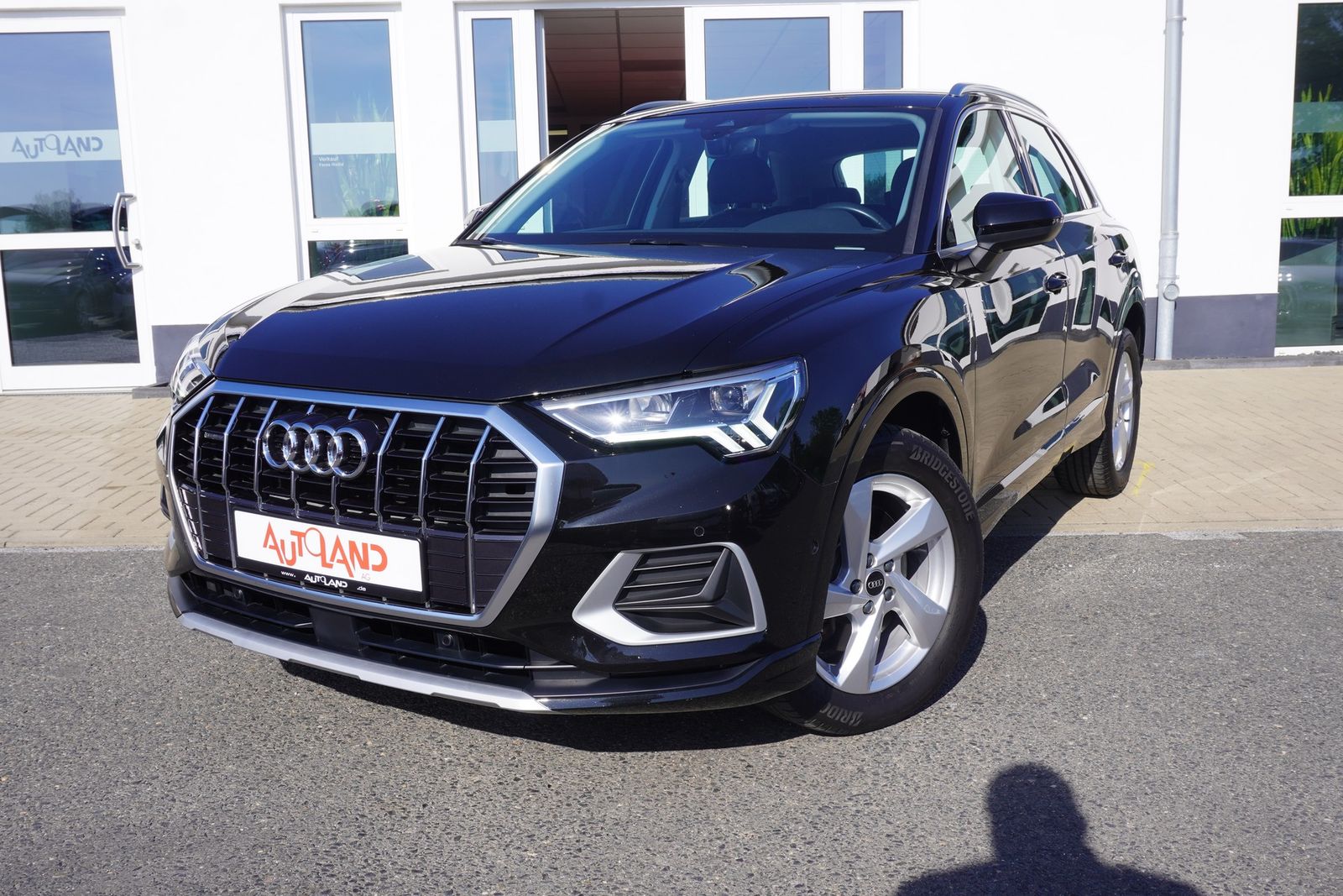 Audi Q3 40 2.0TDI quattro advanced - Samsaru's Car Outlet