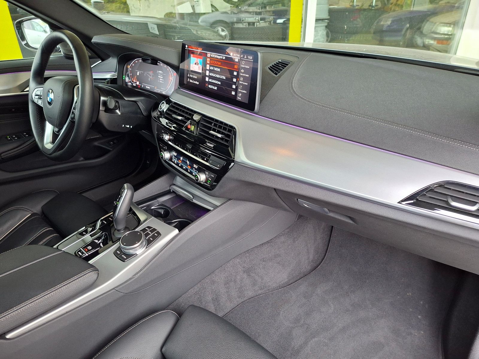 BMW 530d xDrive Touring LuxuryLine+360°CAM+PANO+ACC+
