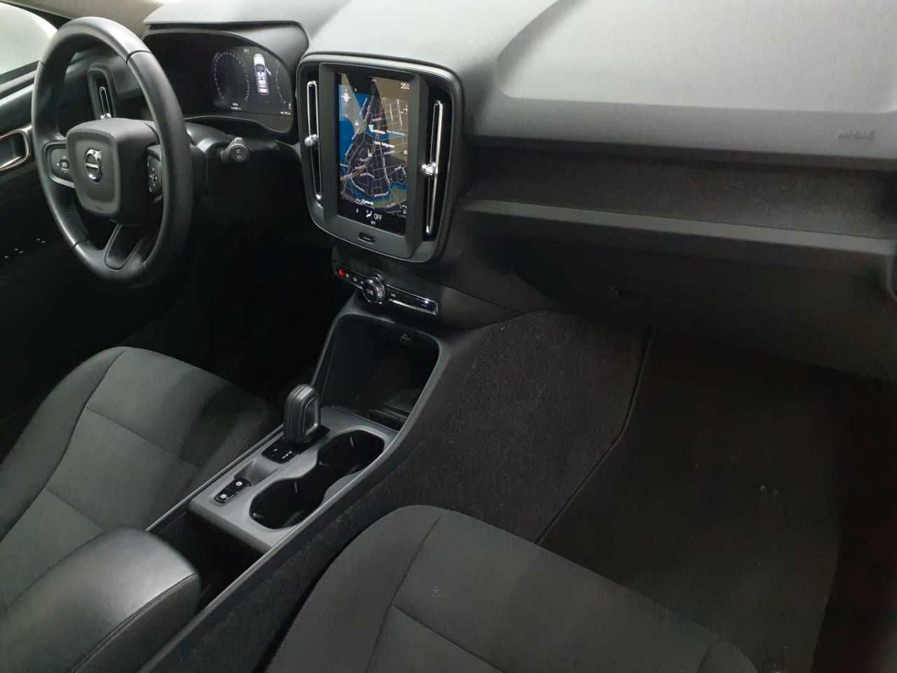 Volvo XC40 T3 Geartronic Momentum Core AHK