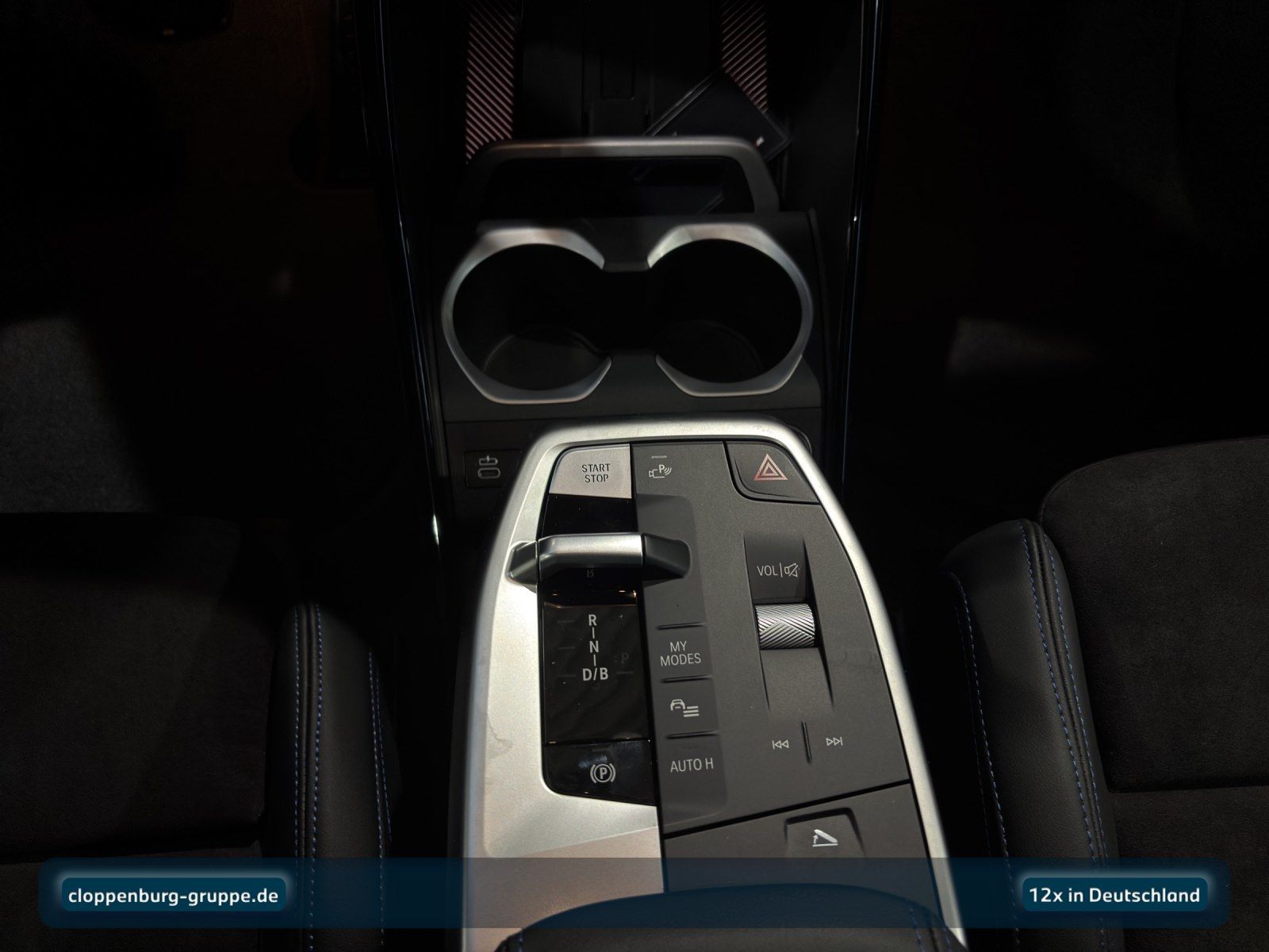 BMW iX1 xDrive30 Head-Up+AHK+StHz+StKlima+Navi+ACC