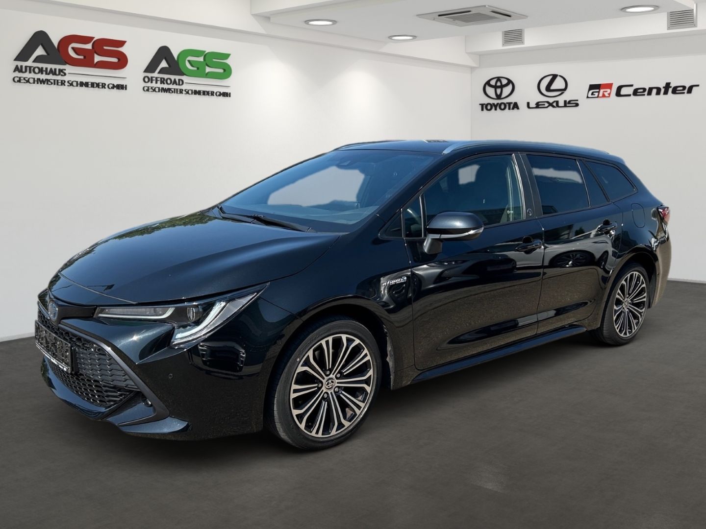 Toyota Corolla Touring Sports 2.0l Hybrid - Samsaru's Car Outlet