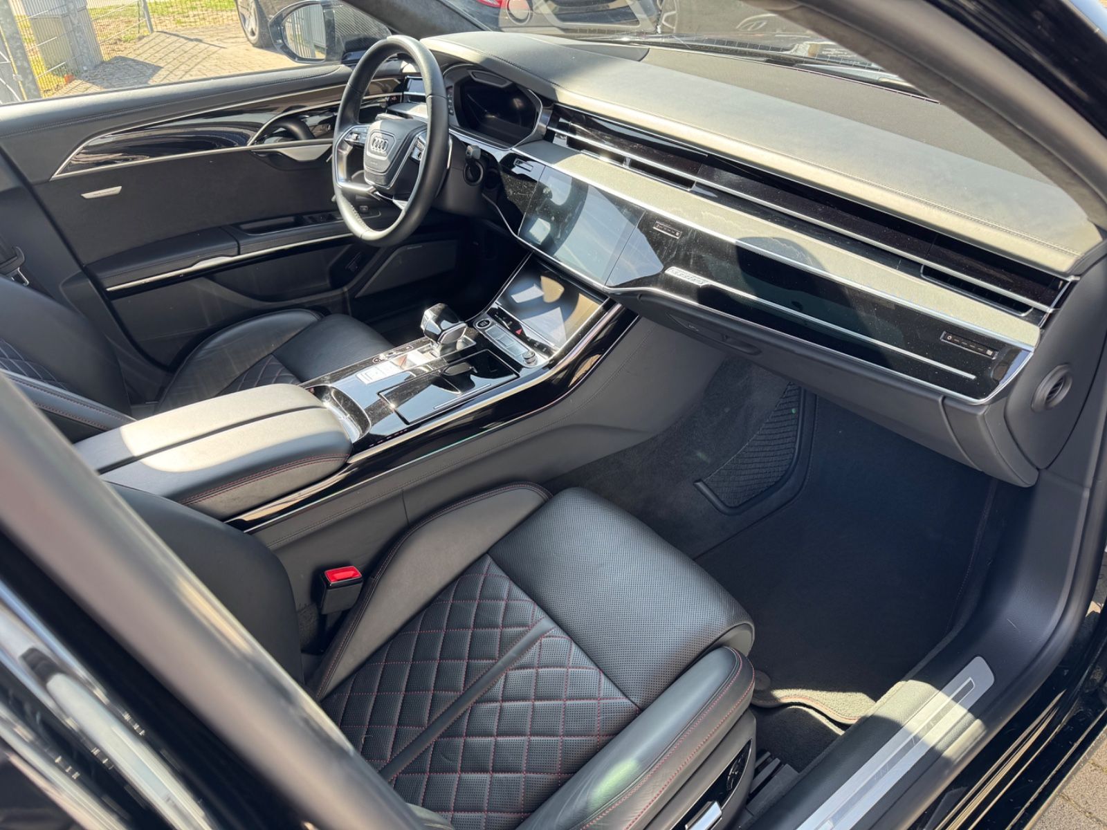 Audi A8L 60 TFSI quattro EXCLUSIVE - Samsaru's Car Outlet