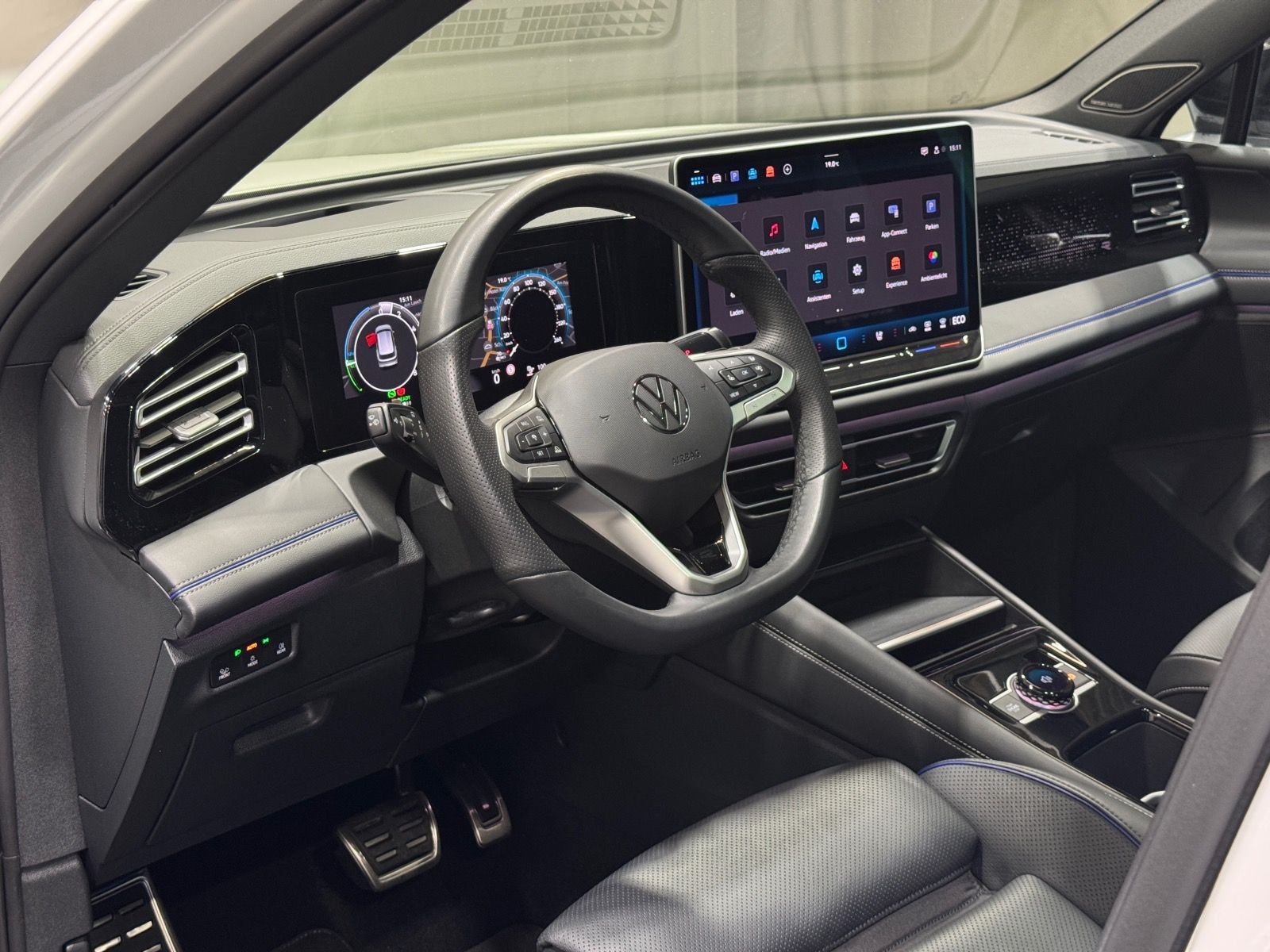 Volkswagen Tiguan R-Line 1.5 TSI eHybrid | MATRIX NAVI PANO