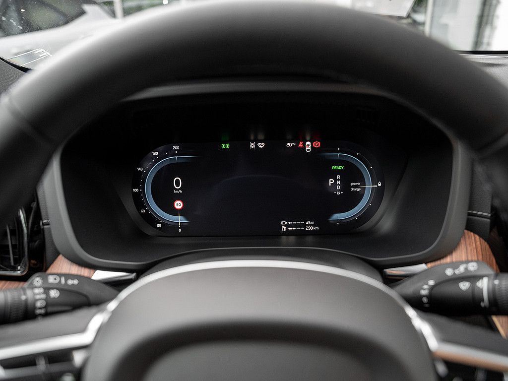 Volvo XC60 T8 AWD Ultra Dark