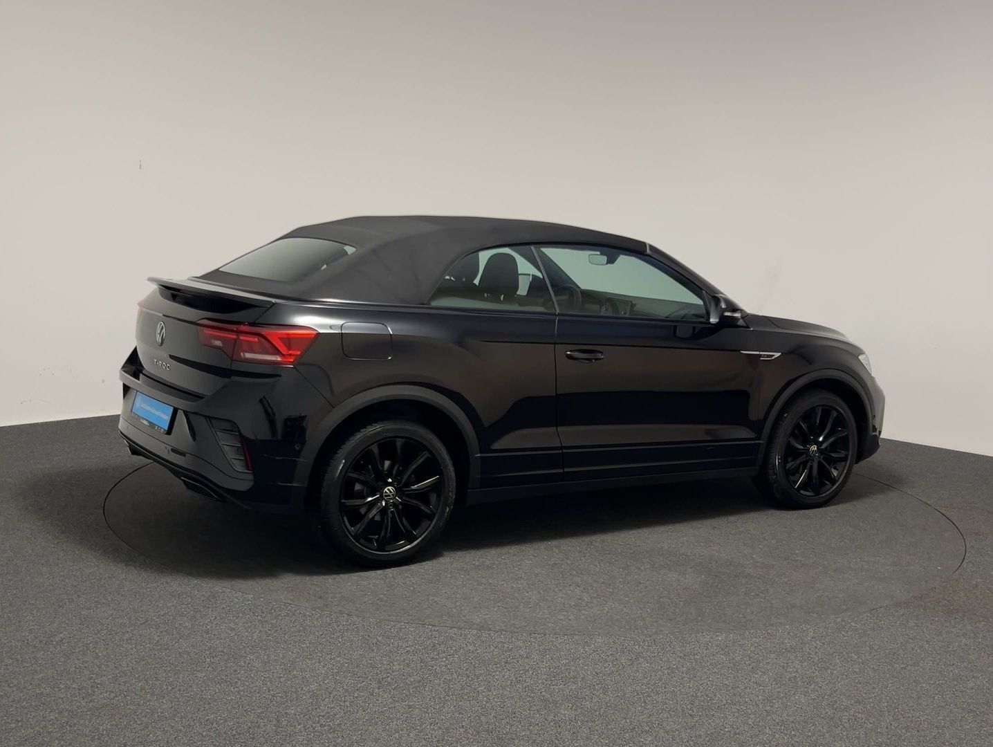 Volkswagen T-Roc 1.5 TSI - Samsaru's Car Outlet